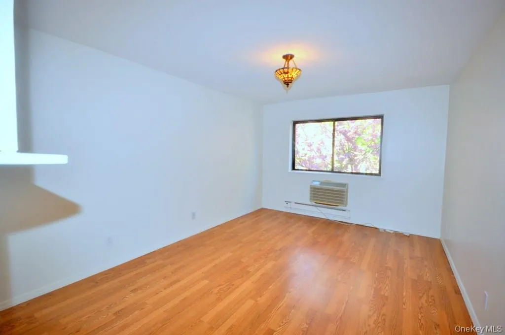 Large Bedroom has hardwood floors. Large Bedroom has hardwood floors.