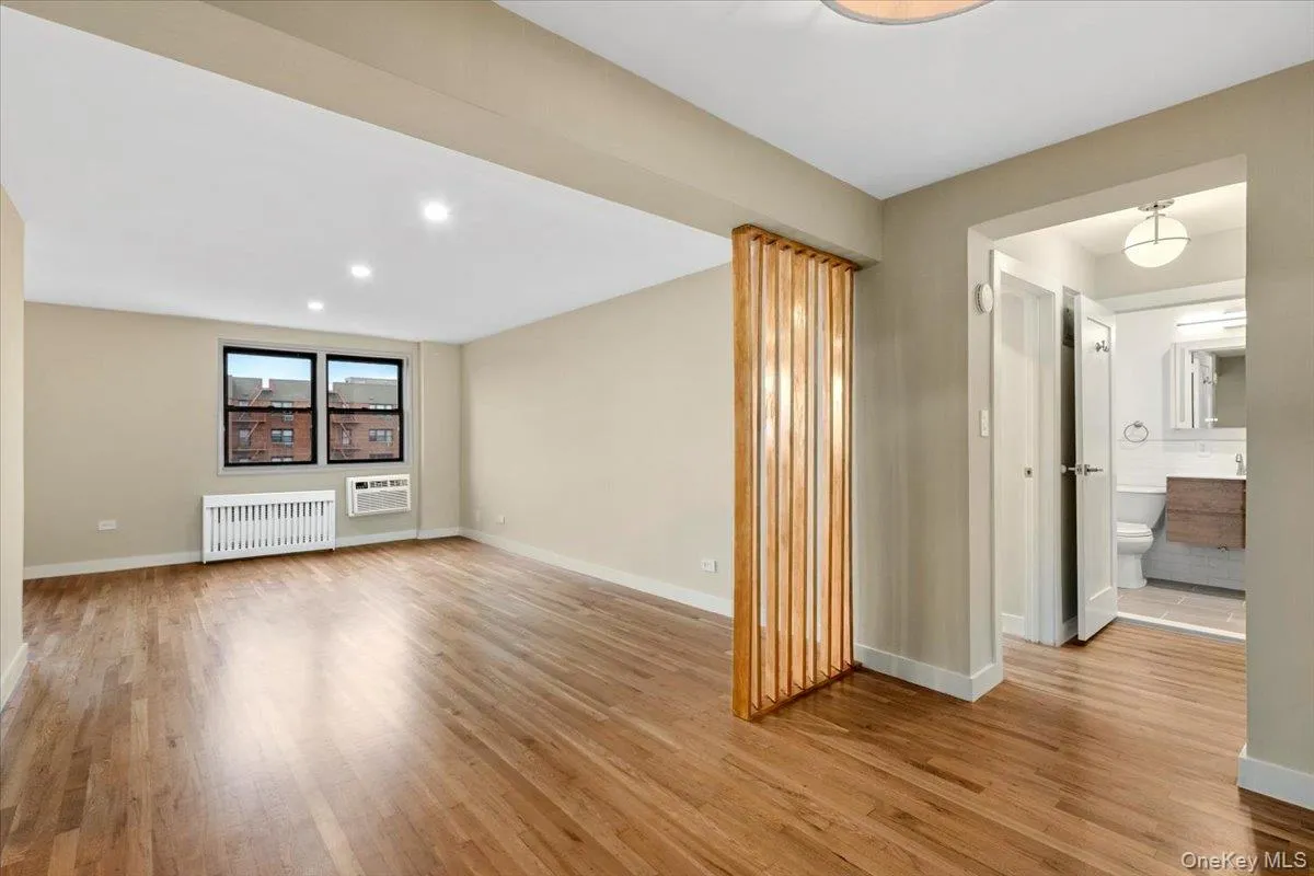 84-29 155 Avenue, New York, NY, 1 Bedroom Bedrooms, 4 Rooms Rooms,1 BathroomBathrooms,Residential Lease,For Rent,155,0,999708 84-29 155 Avenue, New York, NY, 1 Bedroom Bedrooms, 4 Rooms Rooms,1 BathroomBathrooms,Residential Lease,For Rent,155,0,999708