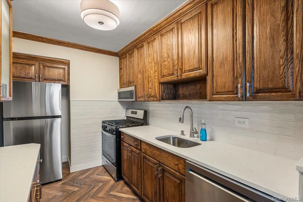 84-29 155 Avenue, New York, NY, 1 Bedroom Bedrooms, 4 Rooms Rooms,1 BathroomBathrooms,Residential Lease,For Rent,155,0,999708 84-29 155 Avenue, New York, NY, 1 Bedroom Bedrooms, 4 Rooms Rooms,1 BathroomBathrooms,Residential Lease,For Rent,155,0,999708