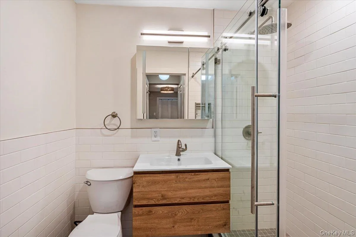 84-29 155 Avenue, New York, NY, 1 Bedroom Bedrooms, 4 Rooms Rooms,1 BathroomBathrooms,Residential Lease,For Rent,155,0,999708 84-29 155 Avenue, New York, NY, 1 Bedroom Bedrooms, 4 Rooms Rooms,1 BathroomBathrooms,Residential Lease,For Rent,155,0,999708