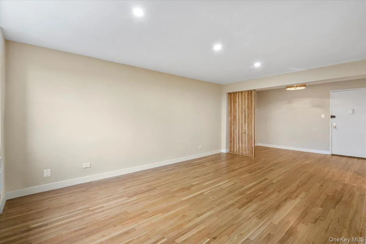 84-29 155 Avenue, New York, NY, 1 Bedroom Bedrooms, 4 Rooms Rooms,1 BathroomBathrooms,Residential Lease,For Rent,155,0,999708 84-29 155 Avenue, New York, NY, 1 Bedroom Bedrooms, 4 Rooms Rooms,1 BathroomBathrooms,Residential Lease,For Rent,155,0,999708
