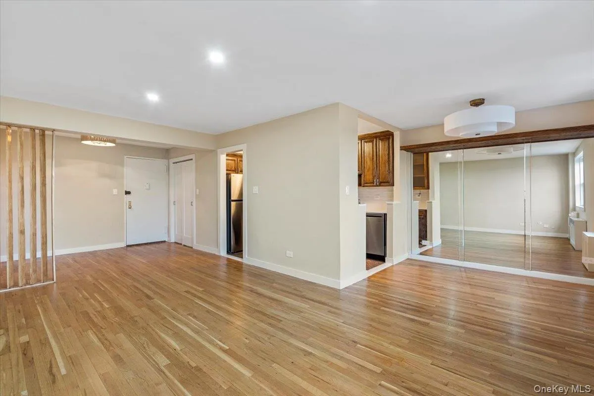 84-29 155 Avenue, New York, NY, 1 Bedroom Bedrooms, 4 Rooms Rooms,1 BathroomBathrooms,Residential Lease,For Rent,155,0,999708 84-29 155 Avenue, New York, NY, 1 Bedroom Bedrooms, 4 Rooms Rooms,1 BathroomBathrooms,Residential Lease,For Rent,155,0,999708