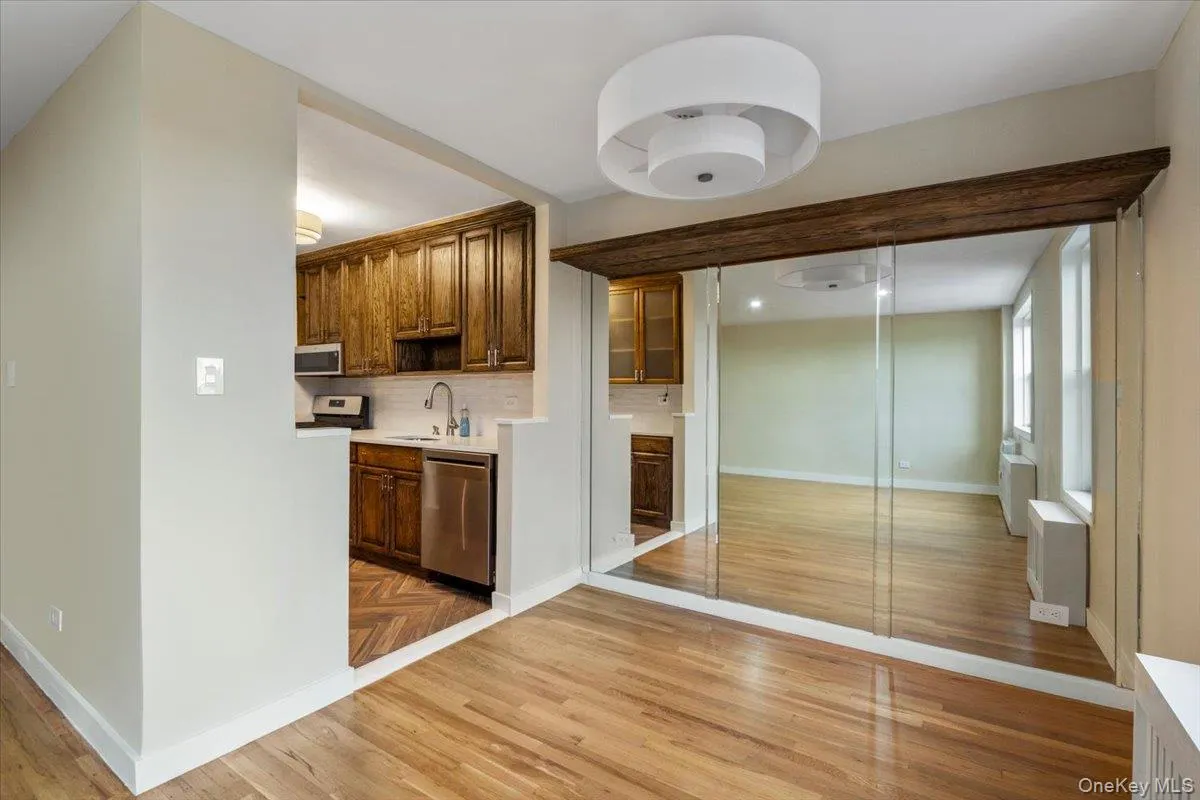 84-29 155 Avenue, New York, NY, 1 Bedroom Bedrooms, 4 Rooms Rooms,1 BathroomBathrooms,Residential Lease,For Rent,155,0,999708 84-29 155 Avenue, New York, NY, 1 Bedroom Bedrooms, 4 Rooms Rooms,1 BathroomBathrooms,Residential Lease,For Rent,155,0,999708