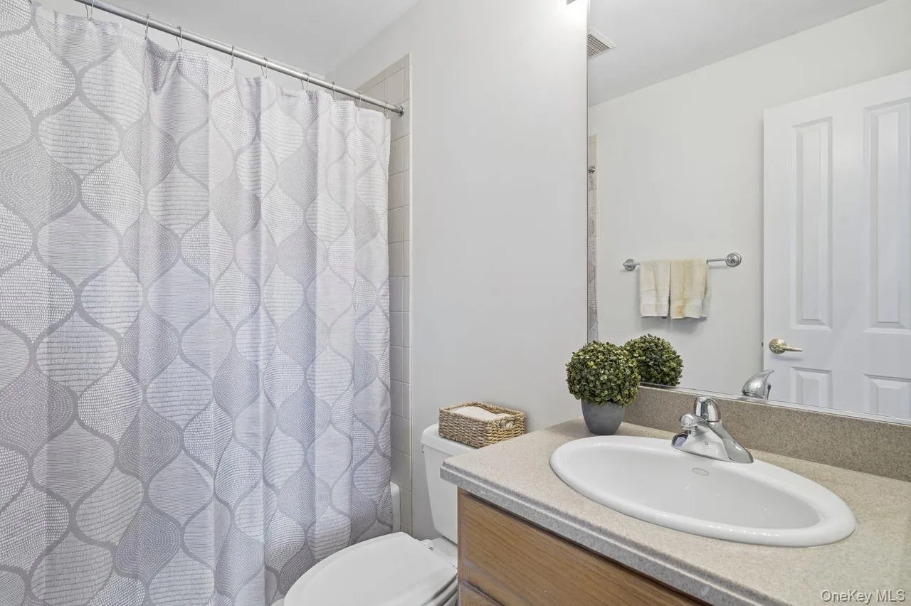 Full Bath for Second Bedroom Full Bath for Second Bedroom