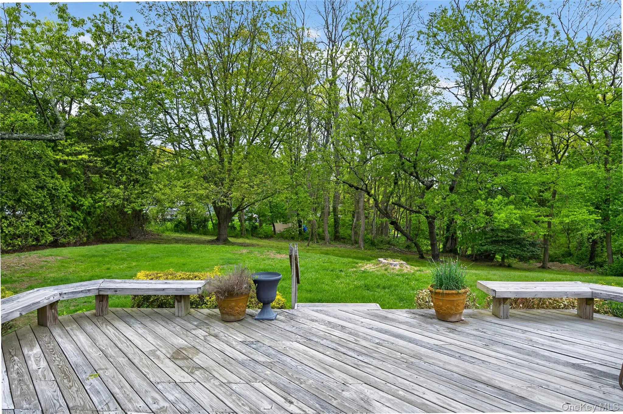 Large Deck perfect for Entertaining Large Deck perfect for Entertaining