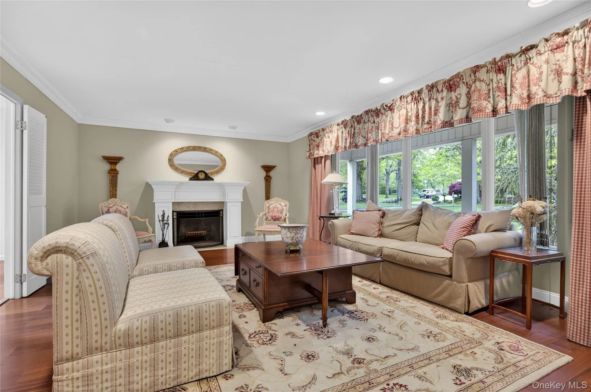 Elegant Formal Living Room Elegant Formal Living Room