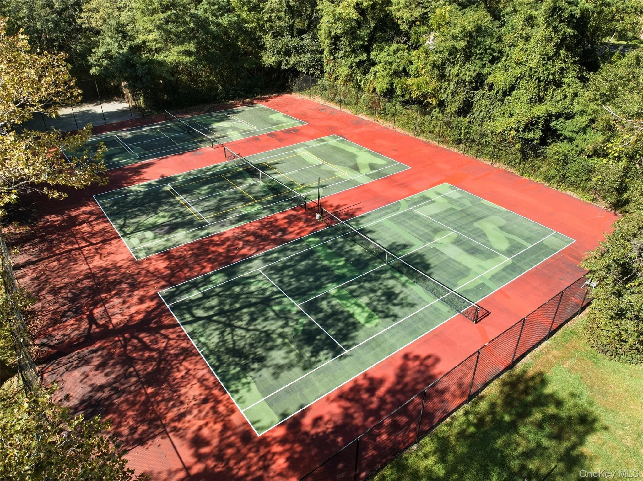 24 Thorngrove Lane, Huntington, NY, 5 Bedrooms Bedrooms, 8 Rooms Rooms,3 BathroomsBathrooms,Residential,For Rent,Thorngrove,0,KEY999724 24 Thorngrove Lane, Huntington, NY, 5 Bedrooms Bedrooms, 8 Rooms Rooms,3 BathroomsBathrooms,Residential,For Rent,Thorngrove,0,KEY999724