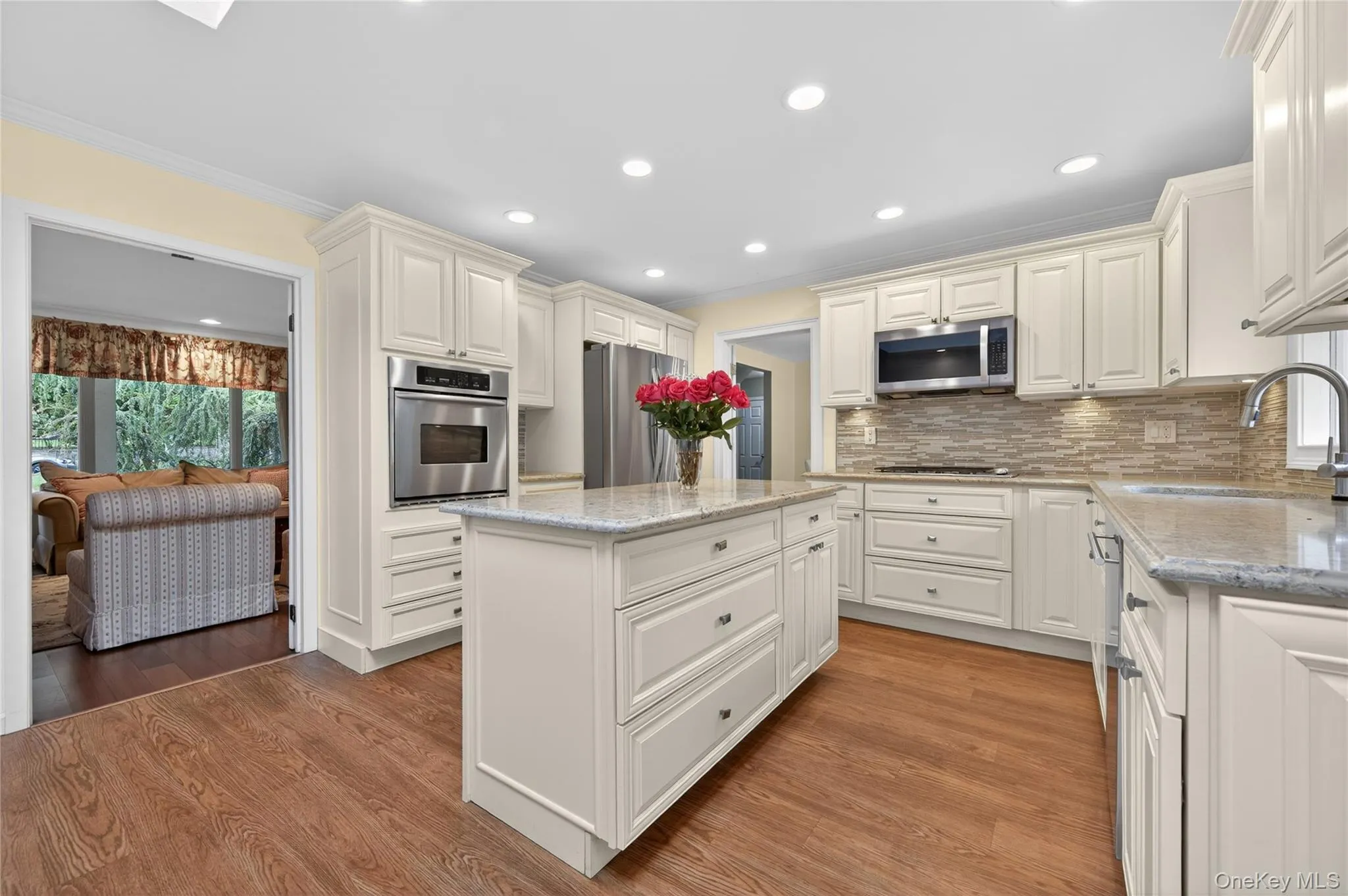 Luxurious Chef's Kitchen Luxurious Chef's Kitchen