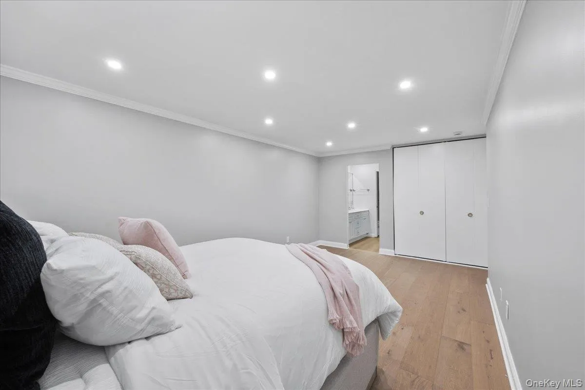 107 Broadway, White Plains, NY, 2 Bedrooms Bedrooms, 7 Rooms Rooms,2 BathroomsBathrooms,Residential,For Rent,Broadway,0,999735 107 Broadway, White Plains, NY, 2 Bedrooms Bedrooms, 7 Rooms Rooms,2 BathroomsBathrooms,Residential,For Rent,Broadway,0,999735