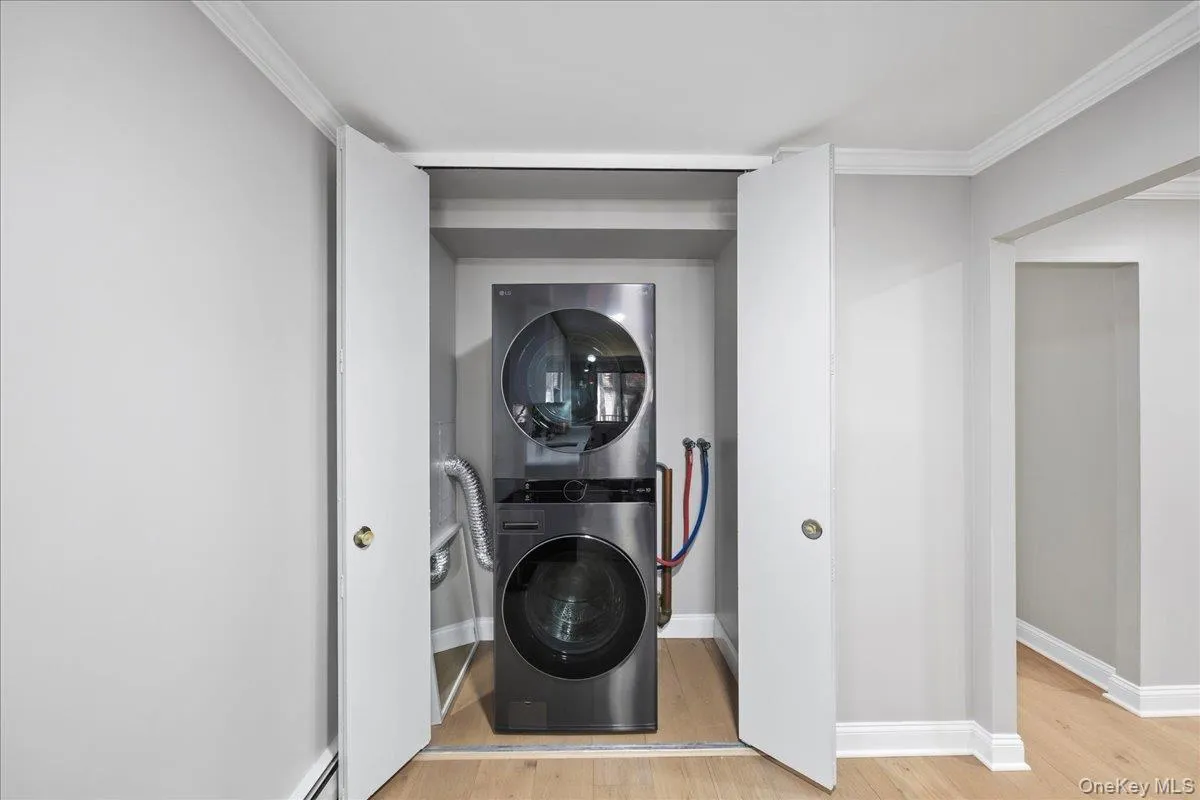 107 Broadway, White Plains, NY, 2 Bedrooms Bedrooms, 7 Rooms Rooms,2 BathroomsBathrooms,Residential,For Rent,Broadway,0,999735 107 Broadway, White Plains, NY, 2 Bedrooms Bedrooms, 7 Rooms Rooms,2 BathroomsBathrooms,Residential,For Rent,Broadway,0,999735