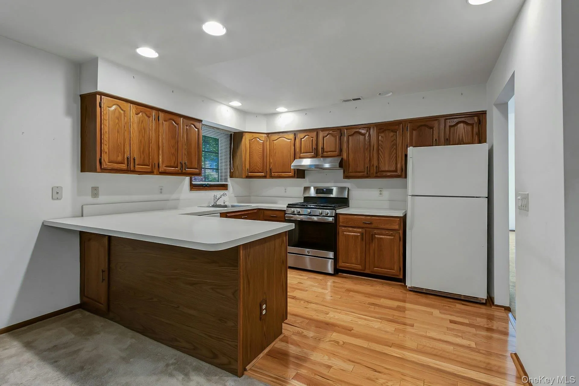 8 Village Gate Way, Orangetown, NY, 2 Bedrooms Bedrooms, 6 Rooms Rooms,3 BathroomsBathrooms,Residential,For Rent,Village Gate,0,999736 8 Village Gate Way, Orangetown, NY, 2 Bedrooms Bedrooms, 6 Rooms Rooms,3 BathroomsBathrooms,Residential,For Rent,Village Gate,0,999736