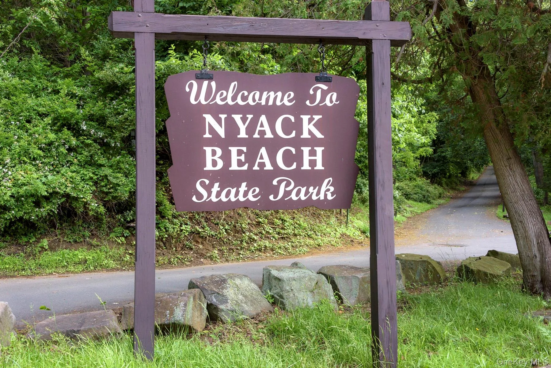 8 Village Gate Way, Orangetown, NY, 2 Bedrooms Bedrooms, 6 Rooms Rooms,3 BathroomsBathrooms,Residential,For Rent,Village Gate,0,999736 8 Village Gate Way, Orangetown, NY, 2 Bedrooms Bedrooms, 6 Rooms Rooms,3 BathroomsBathrooms,Residential,For Rent,Village Gate,0,999736