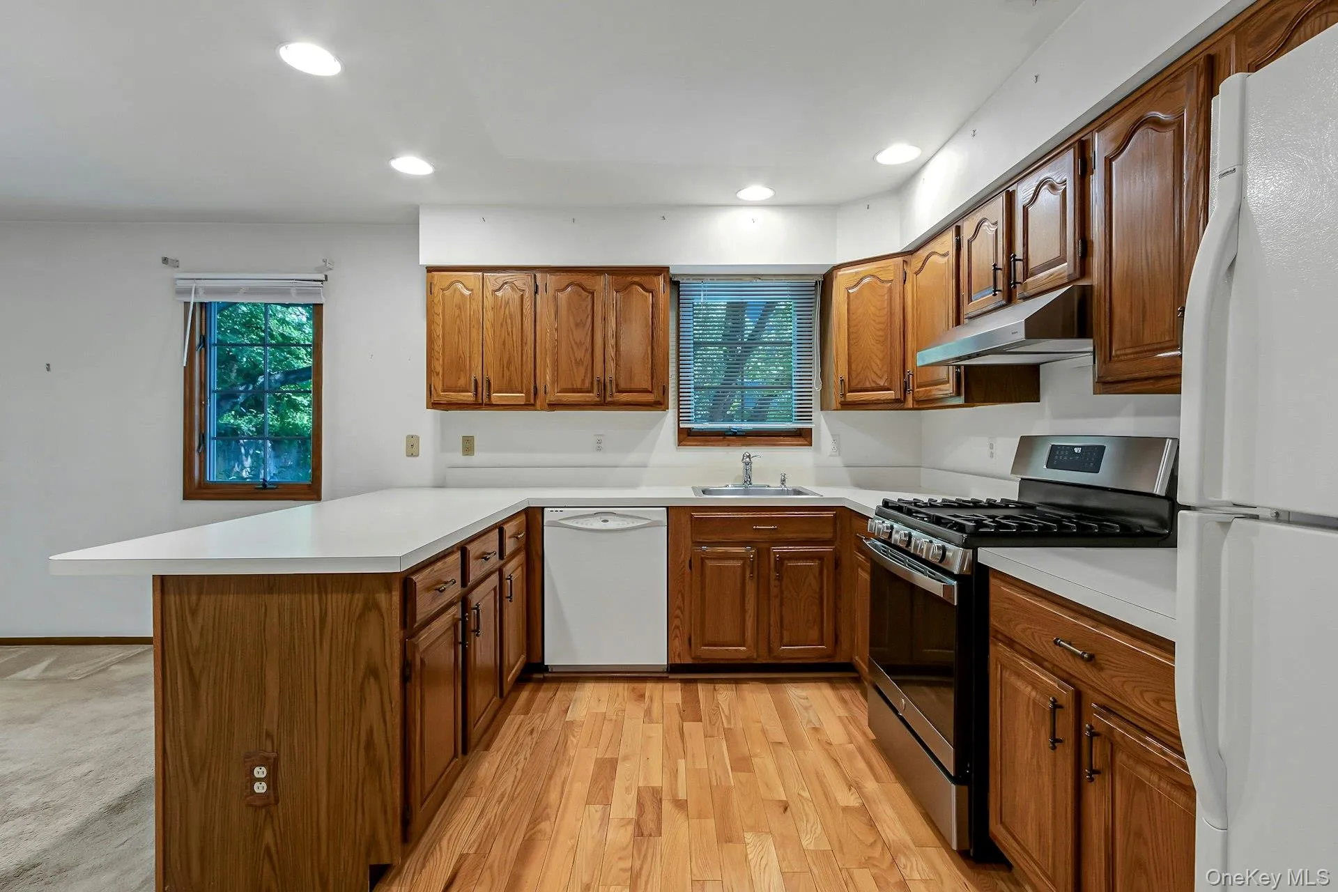 8 Village Gate Way, Orangetown, NY, 2 Bedrooms Bedrooms, 6 Rooms Rooms,3 BathroomsBathrooms,Residential,For Rent,Village Gate,0,999736 8 Village Gate Way, Orangetown, NY, 2 Bedrooms Bedrooms, 6 Rooms Rooms,3 BathroomsBathrooms,Residential,For Rent,Village Gate,0,999736