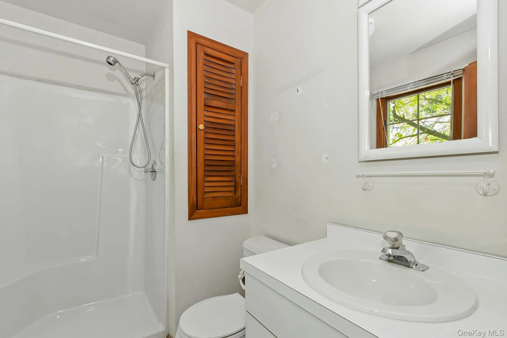 8 Village Gate Way, Orangetown, NY, 2 Bedrooms Bedrooms, 6 Rooms Rooms,3 BathroomsBathrooms,Residential,For Rent,Village Gate,0,999736 8 Village Gate Way, Orangetown, NY, 2 Bedrooms Bedrooms, 6 Rooms Rooms,3 BathroomsBathrooms,Residential,For Rent,Village Gate,0,999736