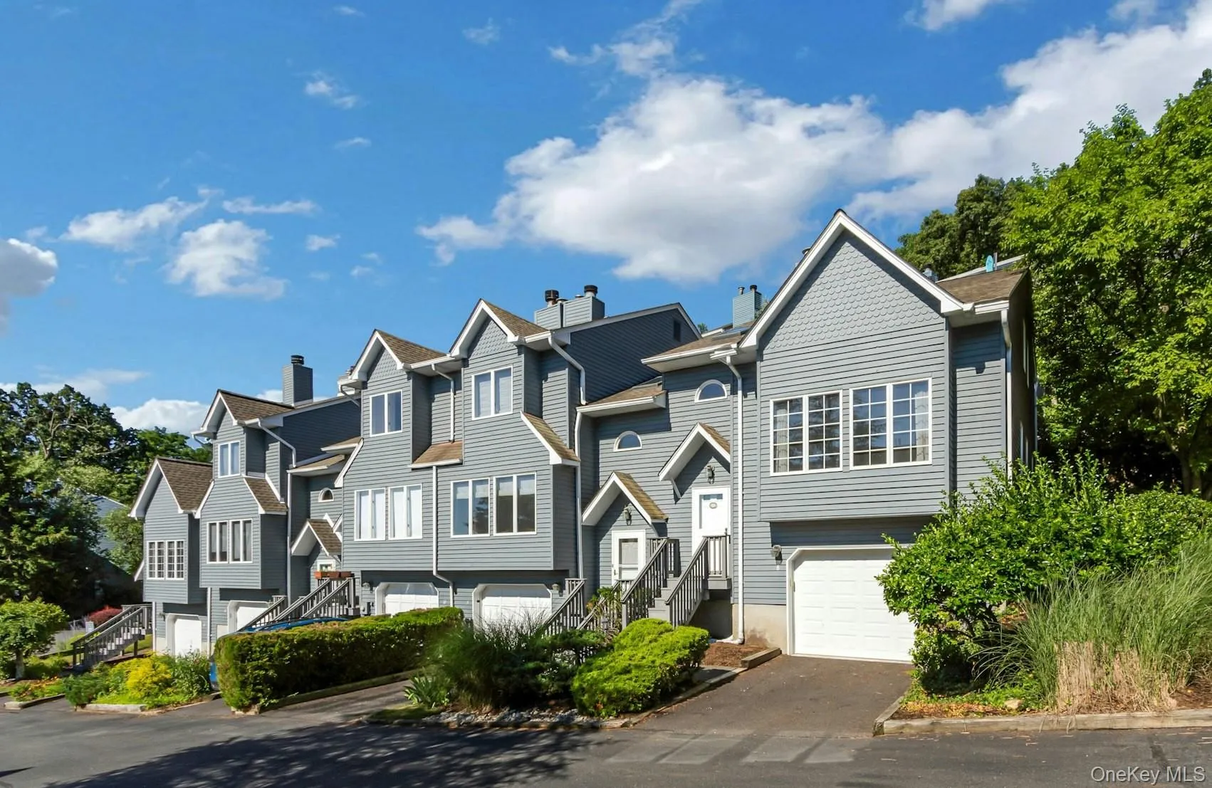 8 Village Gate Way, Orangetown, NY, 2 Bedrooms Bedrooms, 6 Rooms Rooms,3 BathroomsBathrooms,Residential,For Rent,Village Gate,0,999736 8 Village Gate Way, Orangetown, NY, 2 Bedrooms Bedrooms, 6 Rooms Rooms,3 BathroomsBathrooms,Residential,For Rent,Village Gate,0,999736