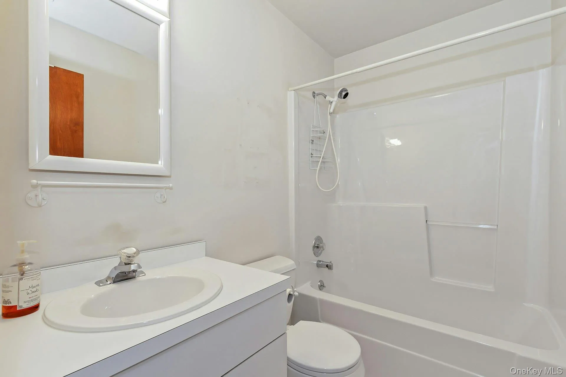 8 Village Gate Way, Orangetown, NY, 2 Bedrooms Bedrooms, 6 Rooms Rooms,3 BathroomsBathrooms,Residential,For Rent,Village Gate,0,999736 8 Village Gate Way, Orangetown, NY, 2 Bedrooms Bedrooms, 6 Rooms Rooms,3 BathroomsBathrooms,Residential,For Rent,Village Gate,0,999736