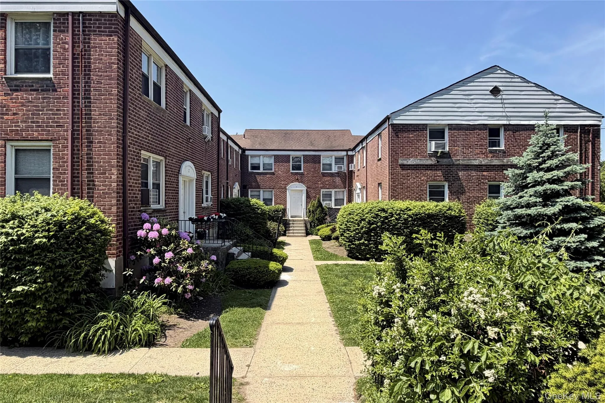 79 Broadway, White Plains, NY, 2 Bedrooms Bedrooms, 4 Rooms Rooms,1 BathroomBathrooms,Residential Sale,For Rent,Broadway,0,999742 79 Broadway, White Plains, NY, 2 Bedrooms Bedrooms, 4 Rooms Rooms,1 BathroomBathrooms,Residential Sale,For Rent,Broadway,0,999742