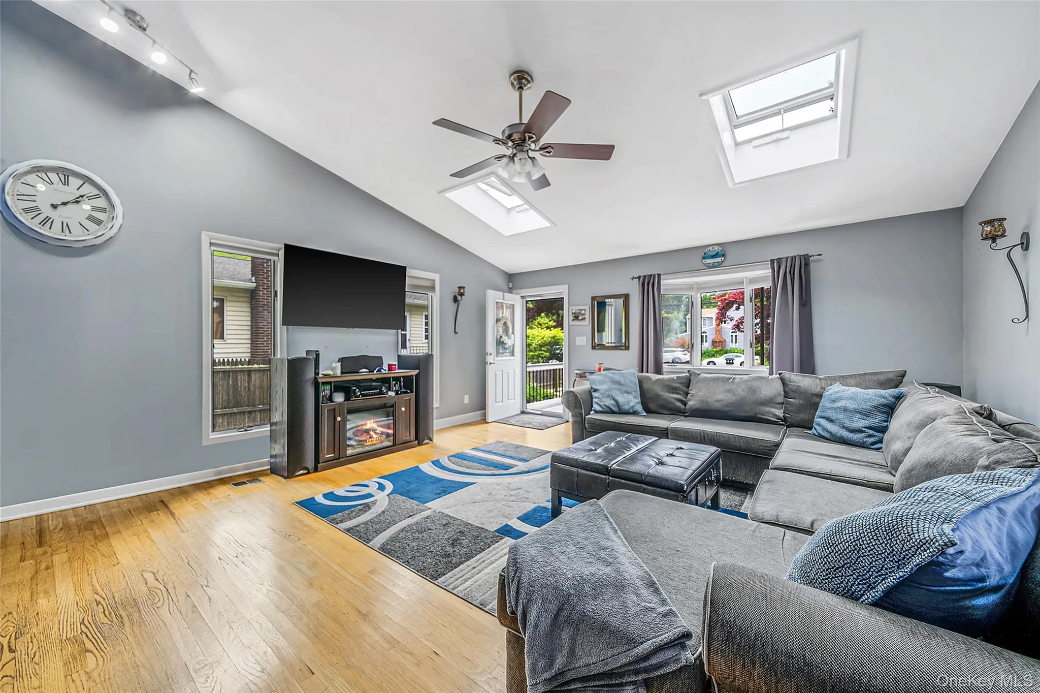 1333 Boston Avenue, Islip, NY, 3 Bedrooms Bedrooms, 7 Rooms Rooms,2 BathroomsBathrooms,Residential,For Rent,Boston,0,999745 1333 Boston Avenue, Islip, NY, 3 Bedrooms Bedrooms, 7 Rooms Rooms,2 BathroomsBathrooms,Residential,For Rent,Boston,0,999745