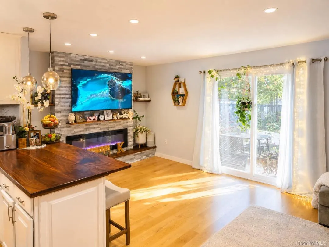 565 Avenue A, Hempstead, NY, 1 Bedroom Bedrooms, 4 Rooms Rooms,1 BathroomBathrooms,Residential,For Rent,Avenue A,0,999747 565 Avenue A, Hempstead, NY, 1 Bedroom Bedrooms, 4 Rooms Rooms,1 BathroomBathrooms,Residential,For Rent,Avenue A,0,999747