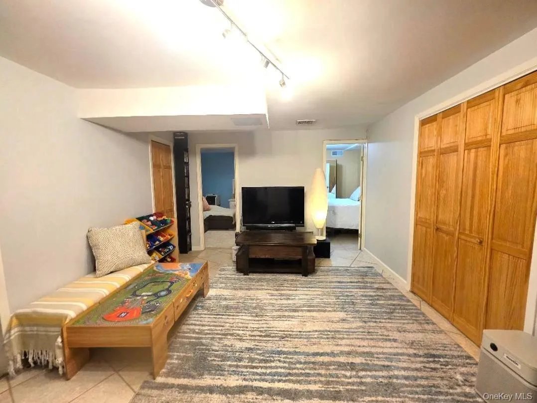 565 Avenue A, Hempstead, NY, 1 Bedroom Bedrooms, 4 Rooms Rooms,1 BathroomBathrooms,Residential,For Rent,Avenue A,0,999747 565 Avenue A, Hempstead, NY, 1 Bedroom Bedrooms, 4 Rooms Rooms,1 BathroomBathrooms,Residential,For Rent,Avenue A,0,999747