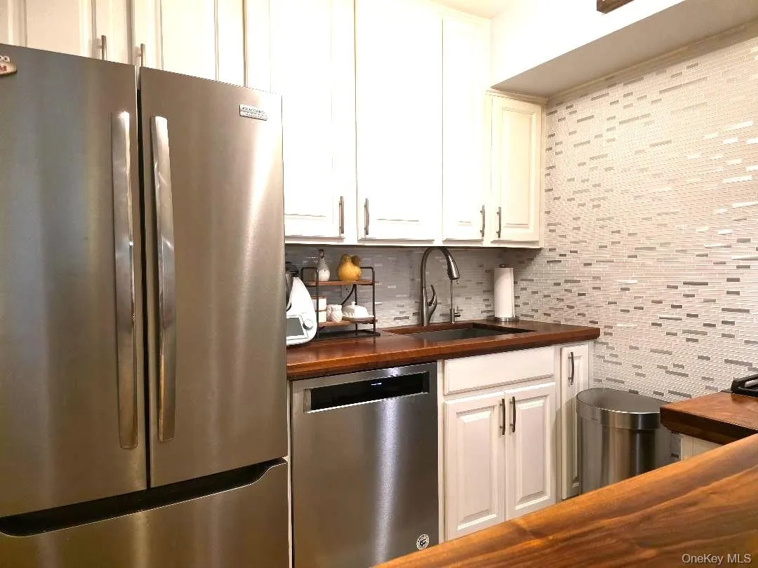565 Avenue A, Hempstead, NY, 1 Bedroom Bedrooms, 4 Rooms Rooms,1 BathroomBathrooms,Residential,For Rent,Avenue A,0,999747 565 Avenue A, Hempstead, NY, 1 Bedroom Bedrooms, 4 Rooms Rooms,1 BathroomBathrooms,Residential,For Rent,Avenue A,0,999747