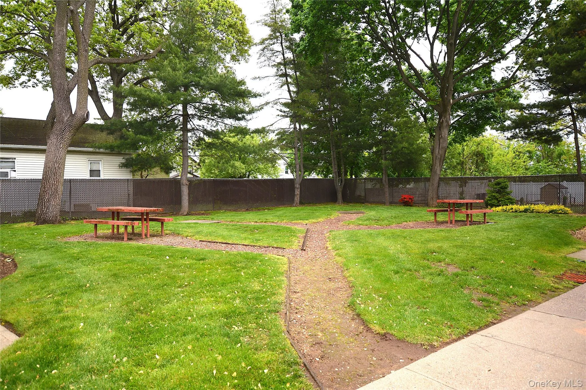 Play and picnic area Play and picnic area