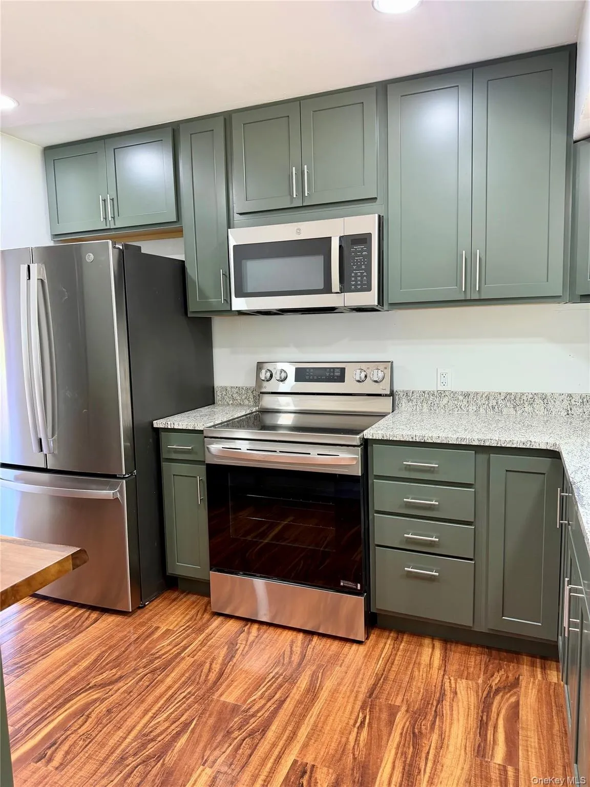 18 Cambridge Drive, Red Hook, NY, 3 Bedrooms Bedrooms, 7 Rooms Rooms,1 BathroomBathrooms,Residential Lease,For Rent,Cambridge,0,999748 18 Cambridge Drive, Red Hook, NY, 3 Bedrooms Bedrooms, 7 Rooms Rooms,1 BathroomBathrooms,Residential Lease,For Rent,Cambridge,0,999748