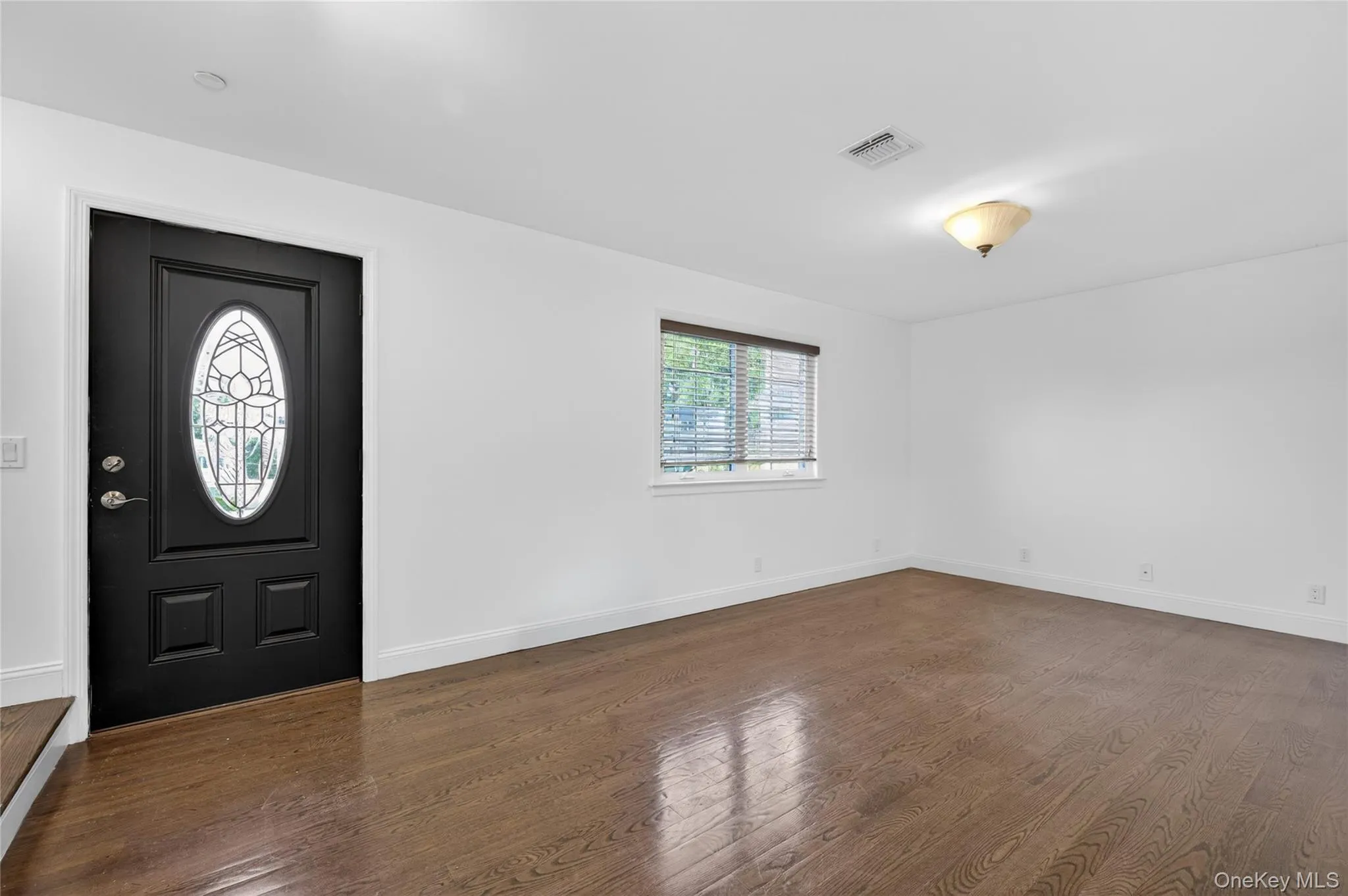 8 Lee Gray Court, Glen Cove, NY, 4 Bedrooms Bedrooms, 7 Rooms Rooms,2 BathroomsBathrooms,Residential Lease,For Rent,Lee Gray,0,999764 8 Lee Gray Court, Glen Cove, NY, 4 Bedrooms Bedrooms, 7 Rooms Rooms,2 BathroomsBathrooms,Residential Lease,For Rent,Lee Gray,0,999764