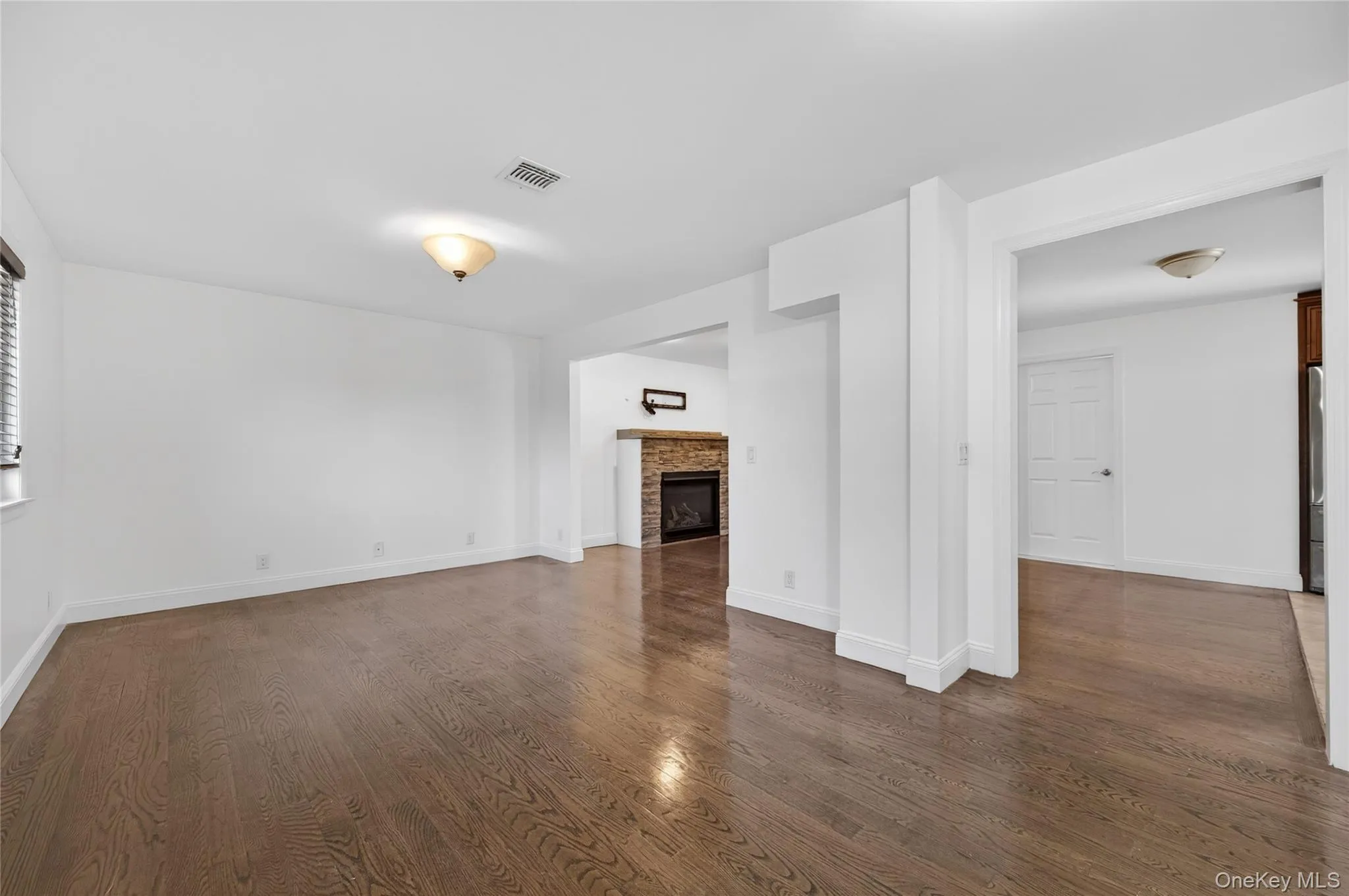 8 Lee Gray Court, Glen Cove, NY, 4 Bedrooms Bedrooms, 7 Rooms Rooms,2 BathroomsBathrooms,Residential Lease,For Rent,Lee Gray,0,999764 8 Lee Gray Court, Glen Cove, NY, 4 Bedrooms Bedrooms, 7 Rooms Rooms,2 BathroomsBathrooms,Residential Lease,For Rent,Lee Gray,0,999764