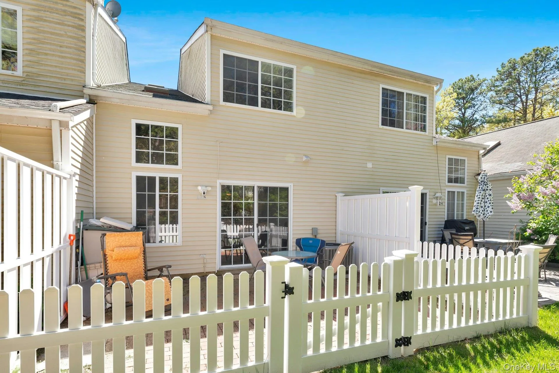 125 Farm House Court, Brookhaven, NY, 2 Bedrooms Bedrooms, 5 Rooms Rooms,1 BathroomBathrooms,Residential Sale,For Rent,Farm House,0,999767 125 Farm House Court, Brookhaven, NY, 2 Bedrooms Bedrooms, 5 Rooms Rooms,1 BathroomBathrooms,Residential Sale,For Rent,Farm House,0,999767