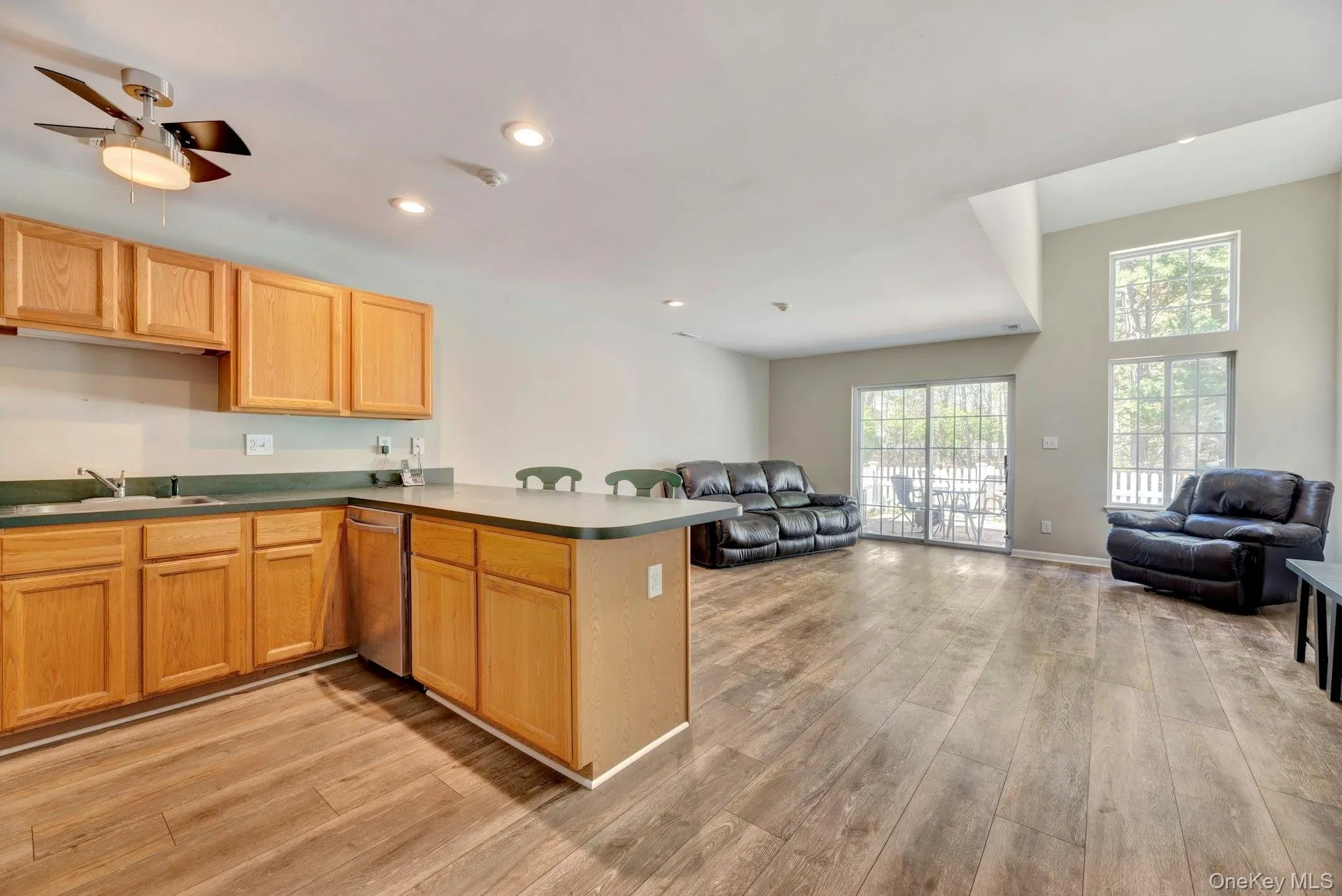 125 Farm House Court, Brookhaven, NY, 2 Bedrooms Bedrooms, 5 Rooms Rooms,1 BathroomBathrooms,Residential Sale,For Rent,Farm House,0,999767 125 Farm House Court, Brookhaven, NY, 2 Bedrooms Bedrooms, 5 Rooms Rooms,1 BathroomBathrooms,Residential Sale,For Rent,Farm House,0,999767