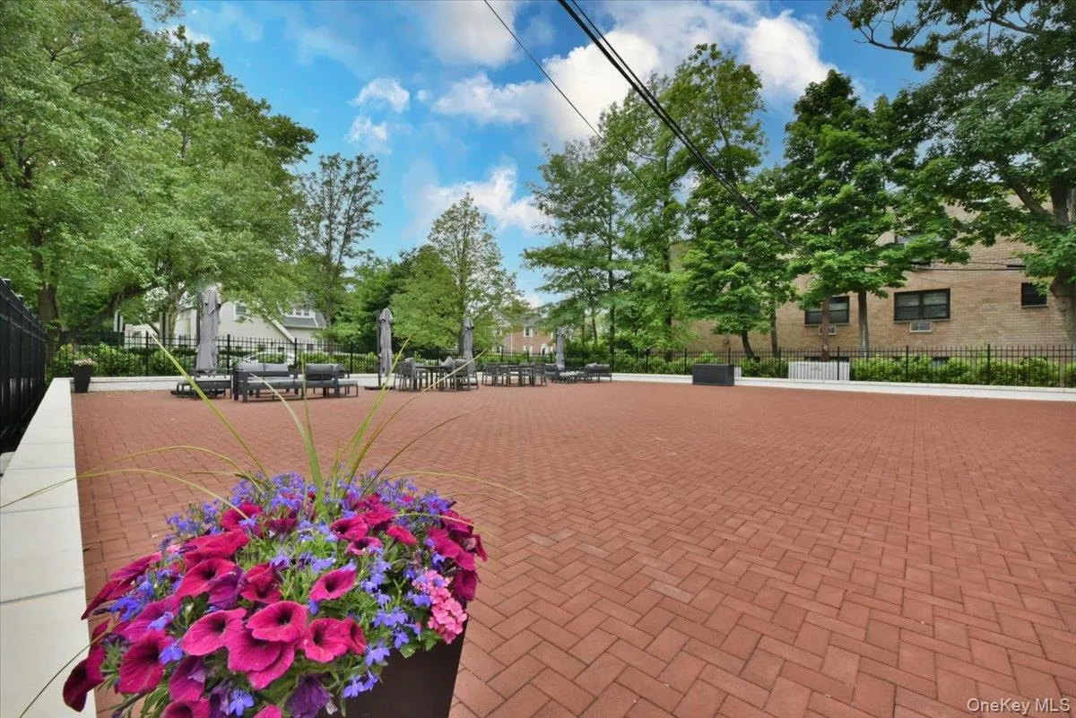 BUILDING OUTDOOR SPACE BUILDING OUTDOOR SPACE