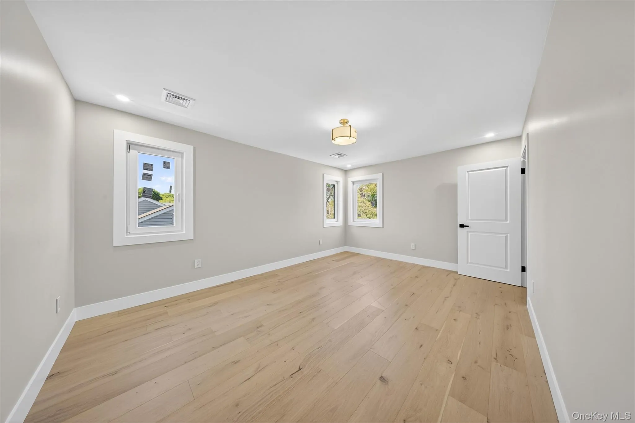 2 Lee Place, Oyster Bay, NY, 5 Bedrooms Bedrooms, 15 Rooms Rooms,4 BathroomsBathrooms,Residential,For Rent,Lee,0,999785 2 Lee Place, Oyster Bay, NY, 5 Bedrooms Bedrooms, 15 Rooms Rooms,4 BathroomsBathrooms,Residential,For Rent,Lee,0,999785