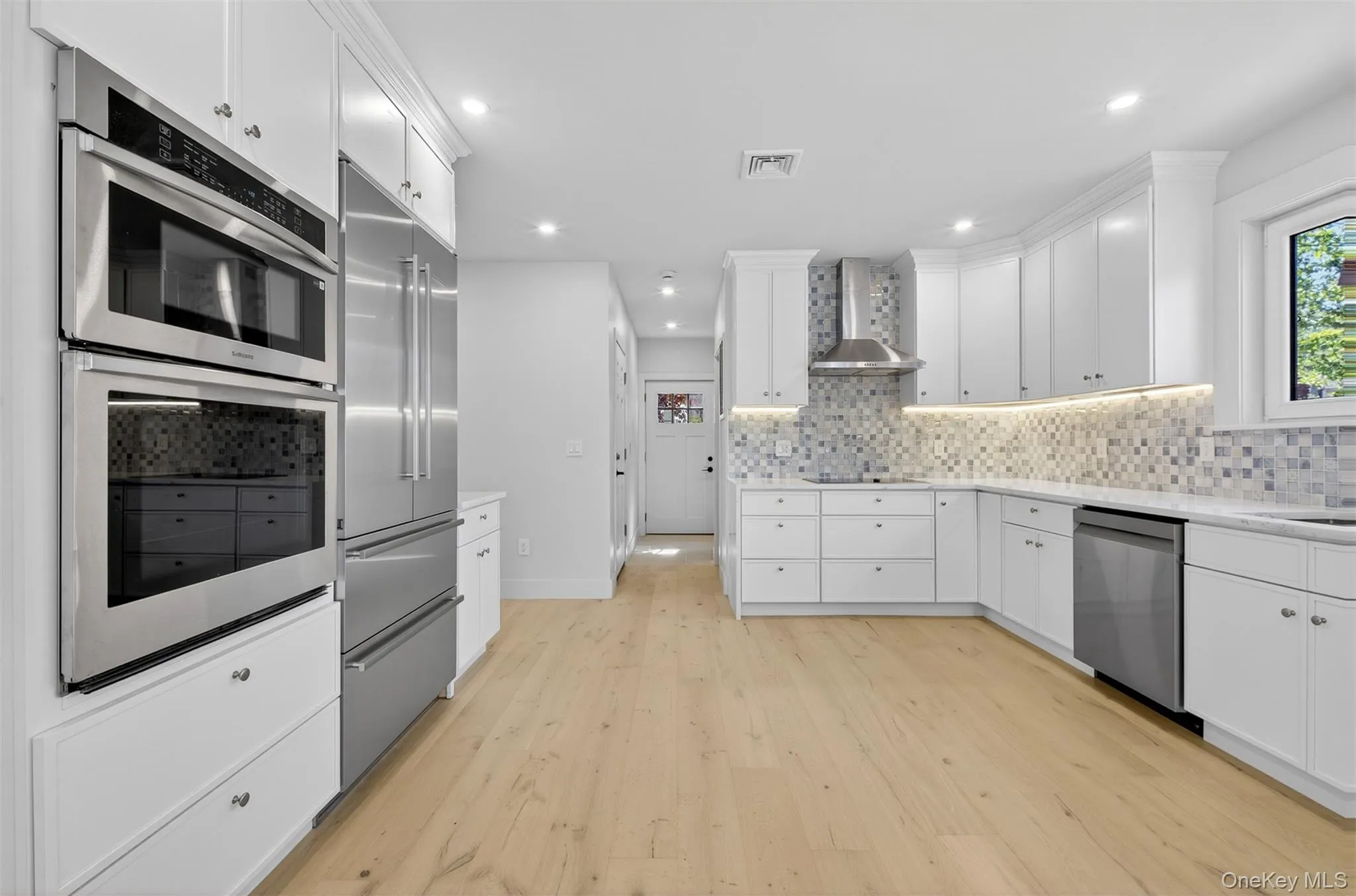 2 Lee Place, Oyster Bay, NY, 5 Bedrooms Bedrooms, 15 Rooms Rooms,4 BathroomsBathrooms,Residential,For Rent,Lee,0,999785 2 Lee Place, Oyster Bay, NY, 5 Bedrooms Bedrooms, 15 Rooms Rooms,4 BathroomsBathrooms,Residential,For Rent,Lee,0,999785
