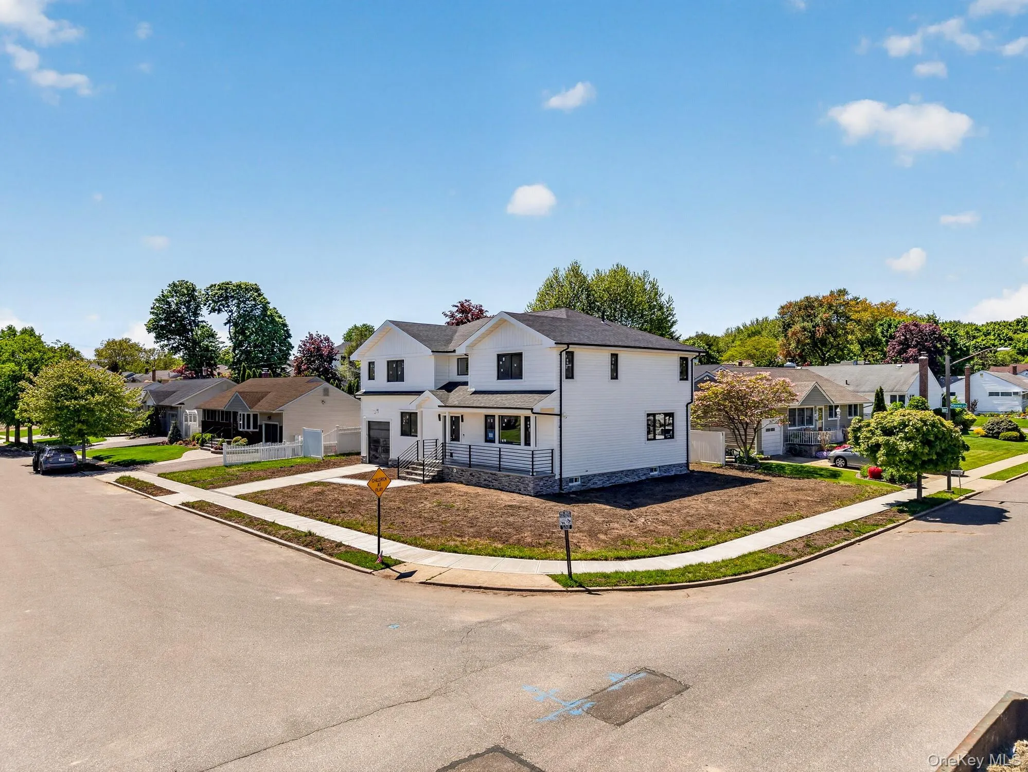 2 Lee Place, Oyster Bay, NY, 5 Bedrooms Bedrooms, 15 Rooms Rooms,4 BathroomsBathrooms,Residential,For Rent,Lee,0,999785 2 Lee Place, Oyster Bay, NY, 5 Bedrooms Bedrooms, 15 Rooms Rooms,4 BathroomsBathrooms,Residential,For Rent,Lee,0,999785