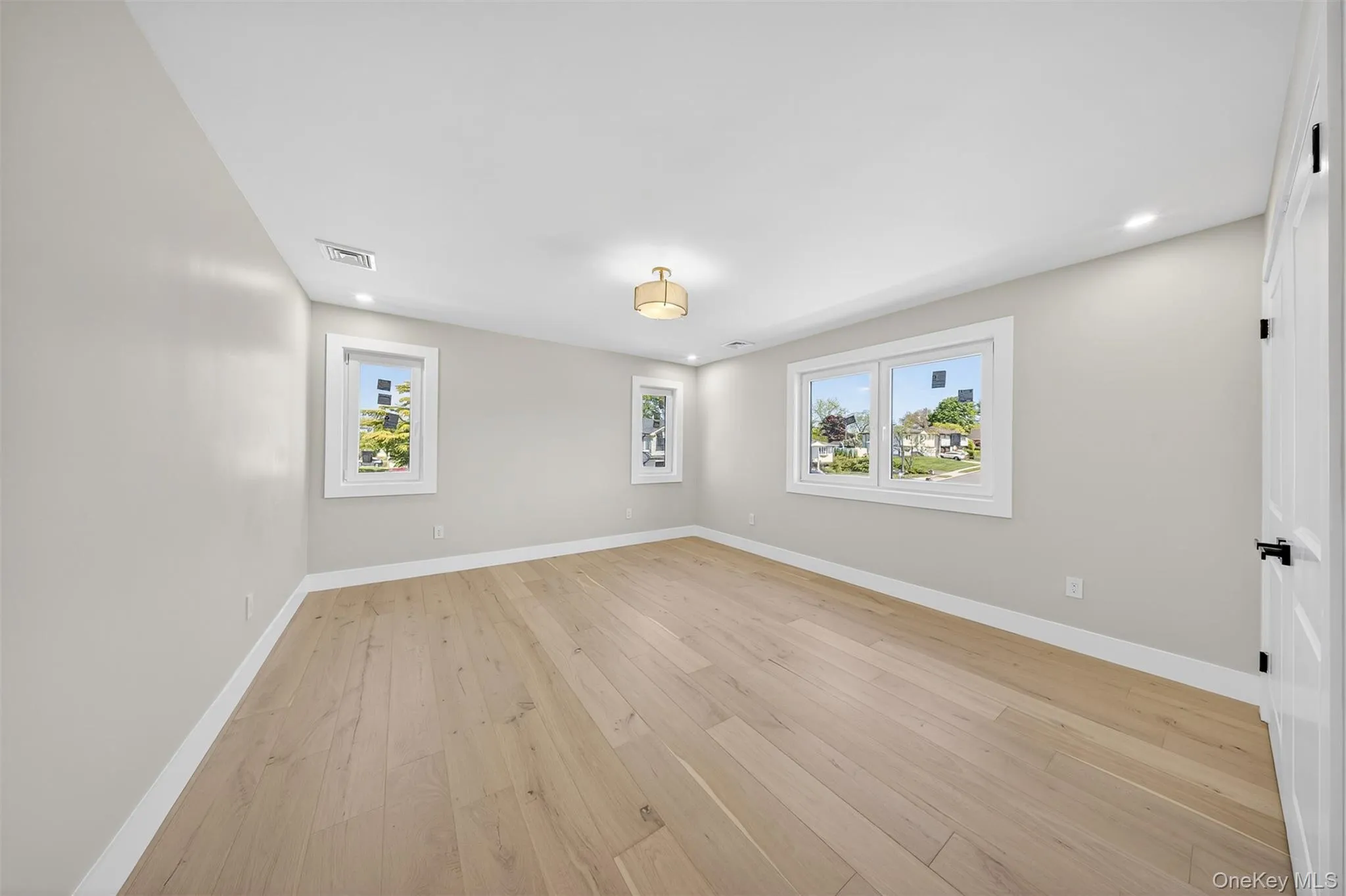 2 Lee Place, Oyster Bay, NY, 5 Bedrooms Bedrooms, 15 Rooms Rooms,4 BathroomsBathrooms,Residential,For Rent,Lee,0,999785 2 Lee Place, Oyster Bay, NY, 5 Bedrooms Bedrooms, 15 Rooms Rooms,4 BathroomsBathrooms,Residential,For Rent,Lee,0,999785