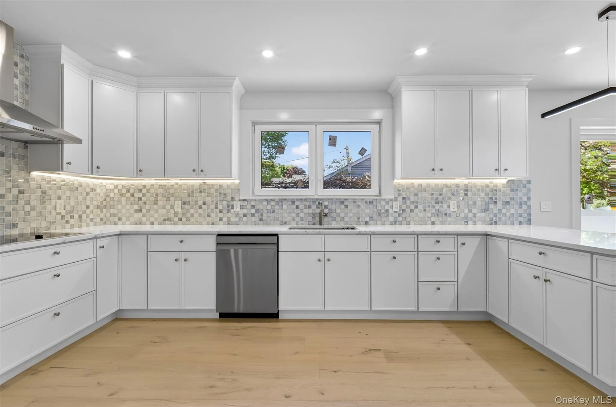 2 Lee Place, Oyster Bay, NY, 5 Bedrooms Bedrooms, 15 Rooms Rooms,4 BathroomsBathrooms,Residential,For Rent,Lee,0,999785 2 Lee Place, Oyster Bay, NY, 5 Bedrooms Bedrooms, 15 Rooms Rooms,4 BathroomsBathrooms,Residential,For Rent,Lee,0,999785