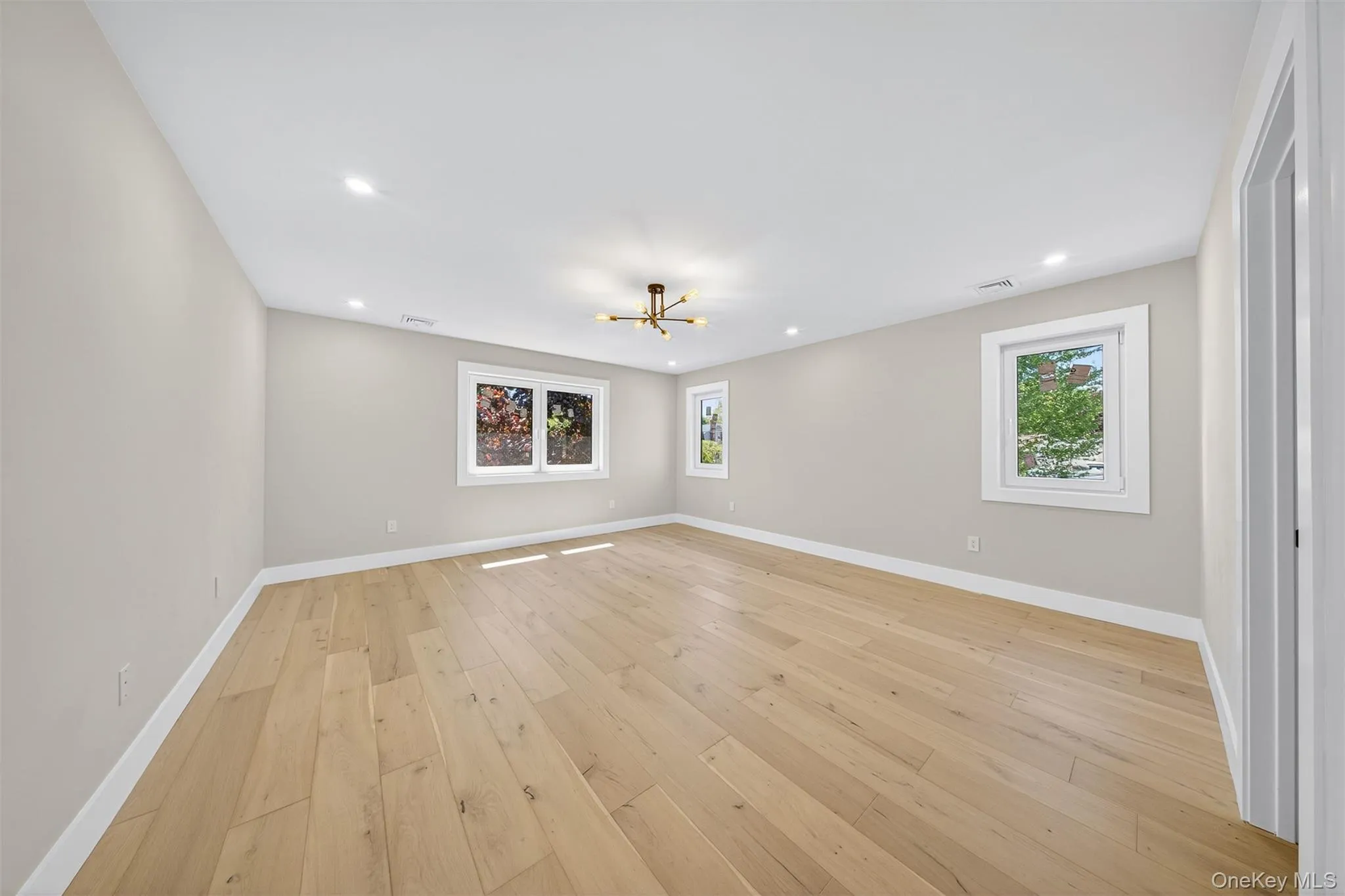 2 Lee Place, Oyster Bay, NY, 5 Bedrooms Bedrooms, 15 Rooms Rooms,4 BathroomsBathrooms,Residential,For Rent,Lee,0,999785 2 Lee Place, Oyster Bay, NY, 5 Bedrooms Bedrooms, 15 Rooms Rooms,4 BathroomsBathrooms,Residential,For Rent,Lee,0,999785