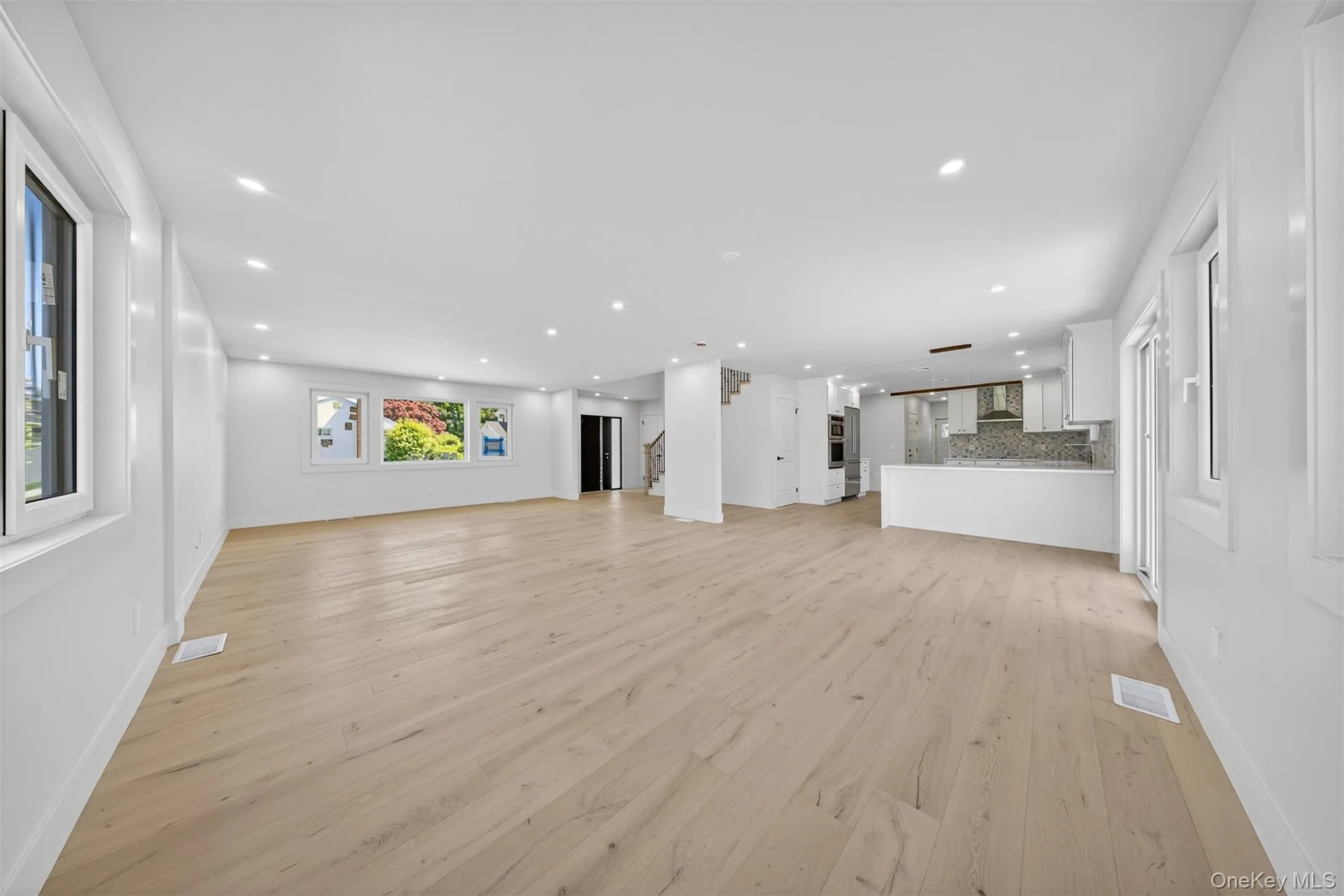 2 Lee Place, Oyster Bay, NY, 5 Bedrooms Bedrooms, 15 Rooms Rooms,4 BathroomsBathrooms,Residential,For Rent,Lee,0,999785 2 Lee Place, Oyster Bay, NY, 5 Bedrooms Bedrooms, 15 Rooms Rooms,4 BathroomsBathrooms,Residential,For Rent,Lee,0,999785
