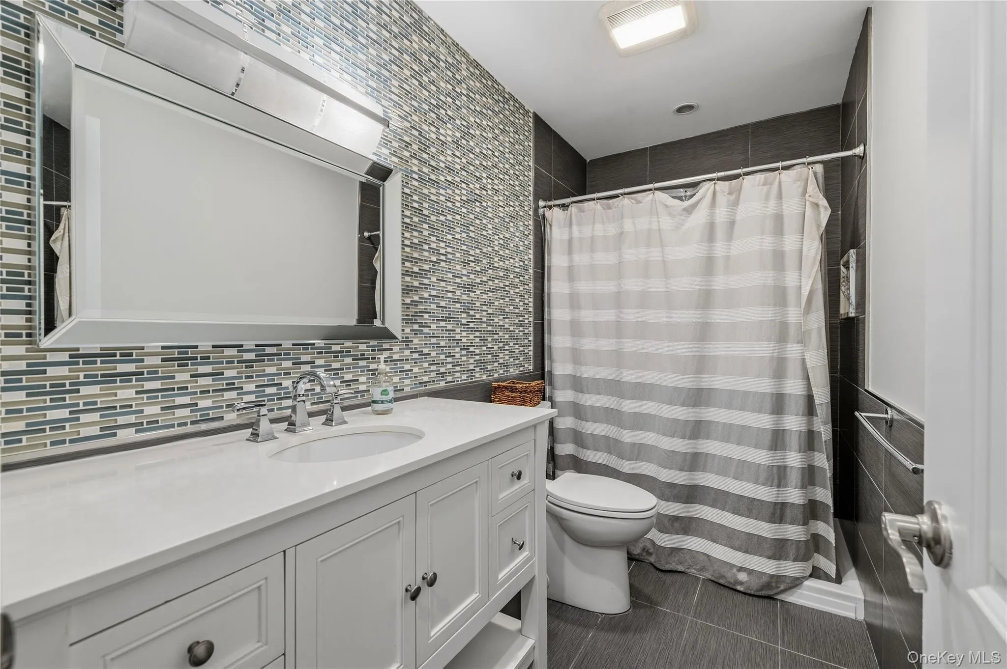 68 Maple Avenue, Oyster Bay, NY, 5 Bedrooms Bedrooms, 15 Rooms Rooms,7 BathroomsBathrooms,Residential,For Rent,Maple,0,999787 68 Maple Avenue, Oyster Bay, NY, 5 Bedrooms Bedrooms, 15 Rooms Rooms,7 BathroomsBathrooms,Residential,For Rent,Maple,0,999787
