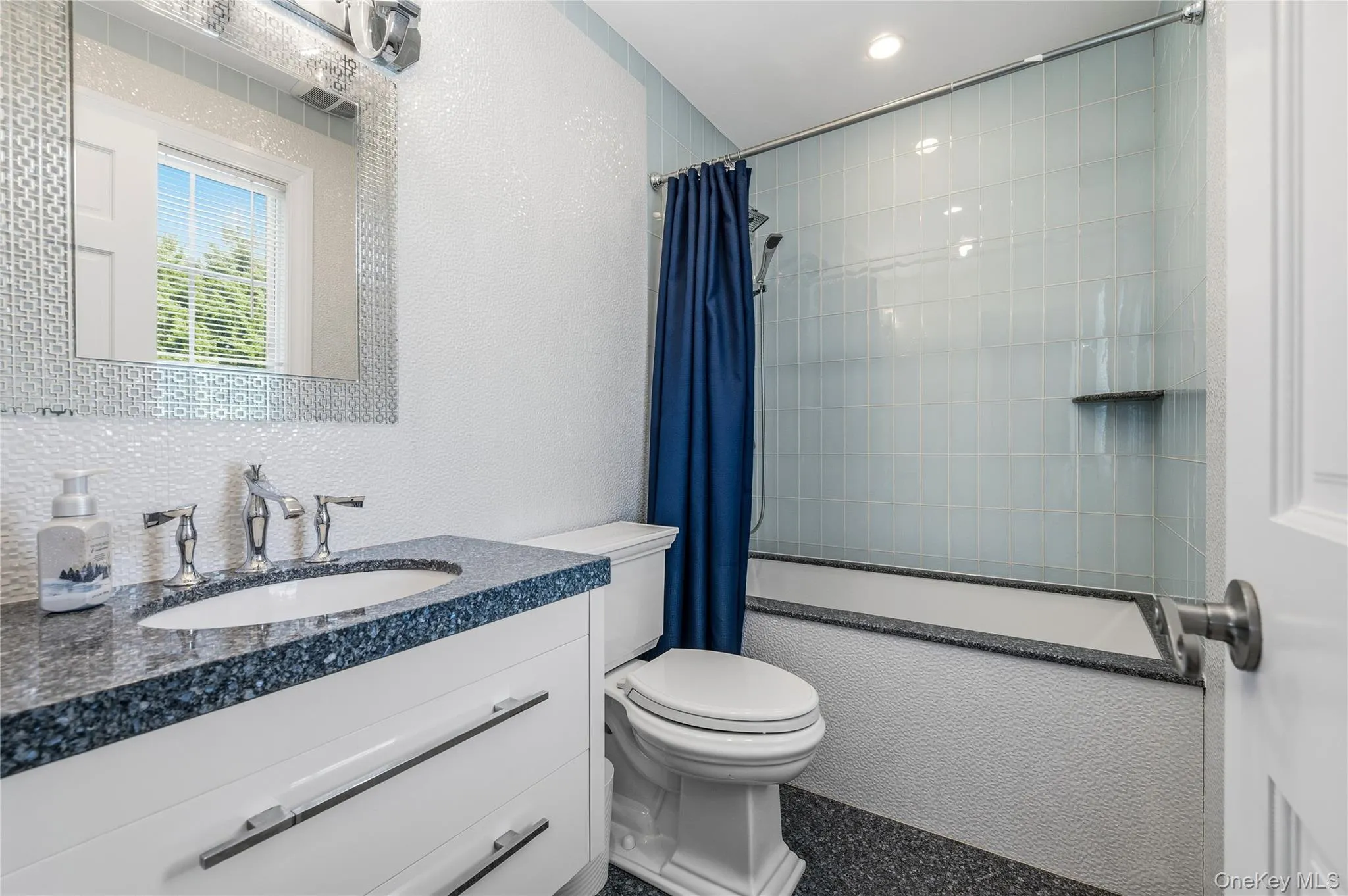 68 Maple Avenue, Oyster Bay, NY, 5 Bedrooms Bedrooms, 15 Rooms Rooms,7 BathroomsBathrooms,Residential,For Rent,Maple,0,999787 68 Maple Avenue, Oyster Bay, NY, 5 Bedrooms Bedrooms, 15 Rooms Rooms,7 BathroomsBathrooms,Residential,For Rent,Maple,0,999787