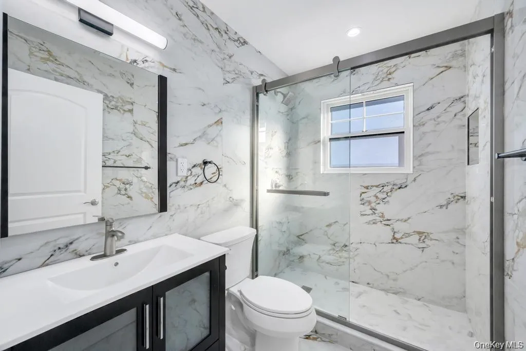 Full Bathroom Full Bathroom