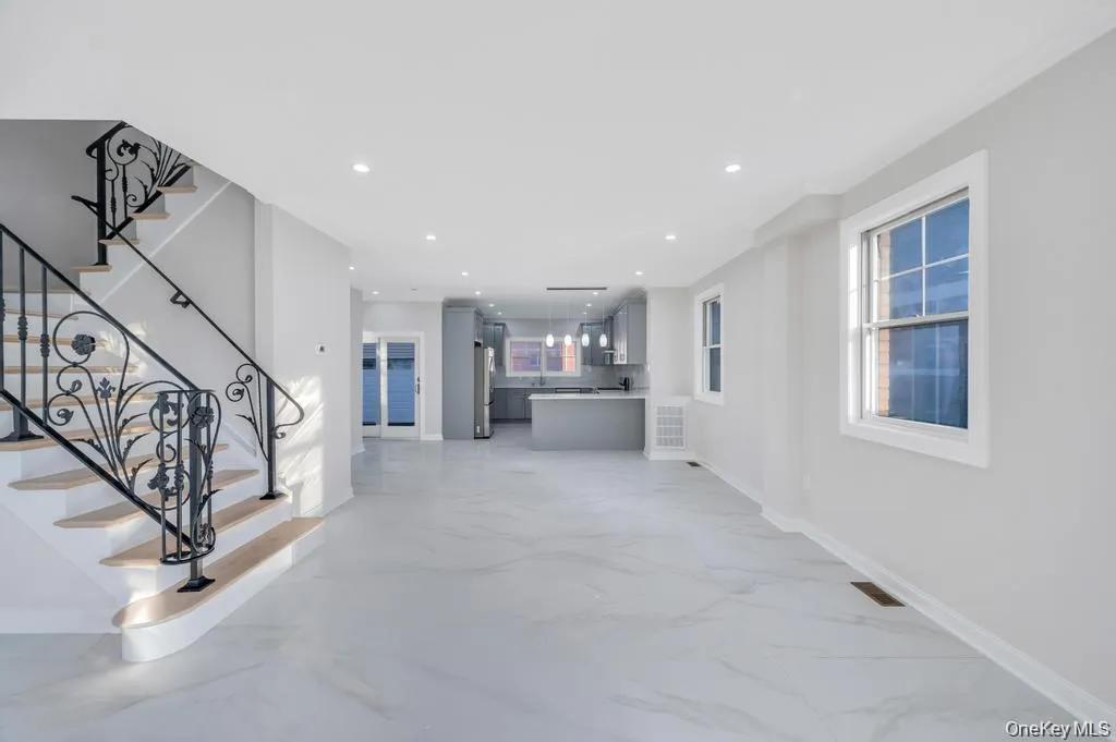 Open Floor Plan Living Room/Dining Room/Eat-In Kitchen Open Floor Plan Living Room/Dining Room/Eat-In Kitchen