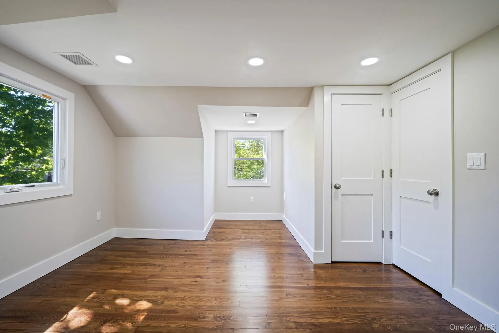81 24th Street, Huntington, NY, 4 Bedrooms Bedrooms, 7 Rooms Rooms,2 BathroomsBathrooms,Residential Sale,For Rent,24th,0,999799 81 24th Street, Huntington, NY, 4 Bedrooms Bedrooms, 7 Rooms Rooms,2 BathroomsBathrooms,Residential Sale,For Rent,24th,0,999799