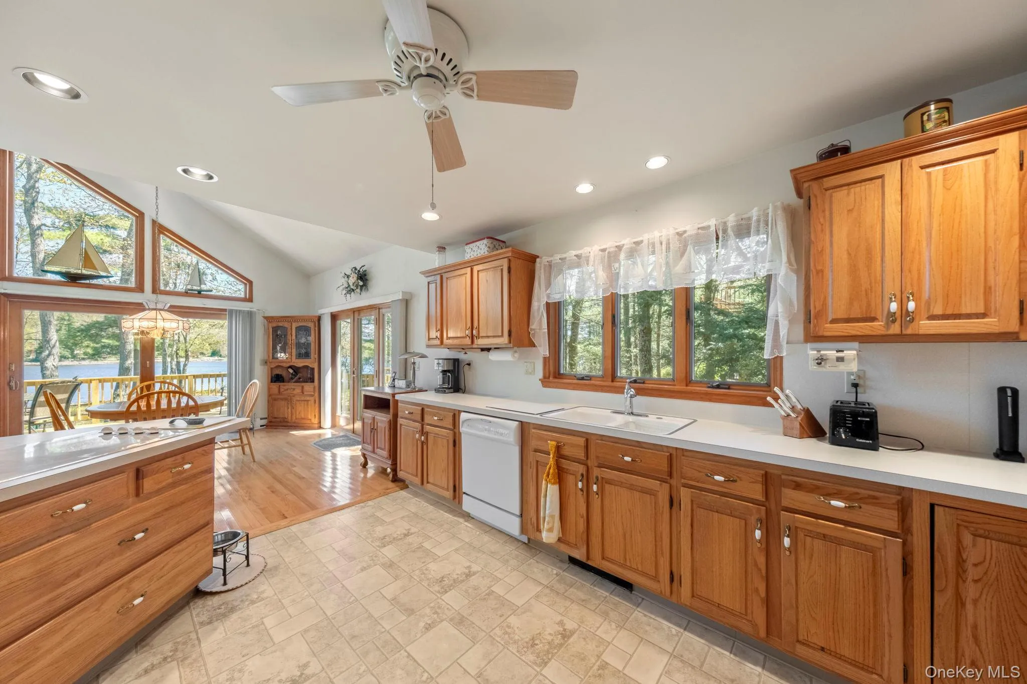 382 Shore Drive, Thompson, NY, 3 Bedrooms Bedrooms, 5 Rooms Rooms,1 BathroomBathrooms,Residential Sale,For Rent,Shore,0,999825 382 Shore Drive, Thompson, NY, 3 Bedrooms Bedrooms, 5 Rooms Rooms,1 BathroomBathrooms,Residential Sale,For Rent,Shore,0,999825