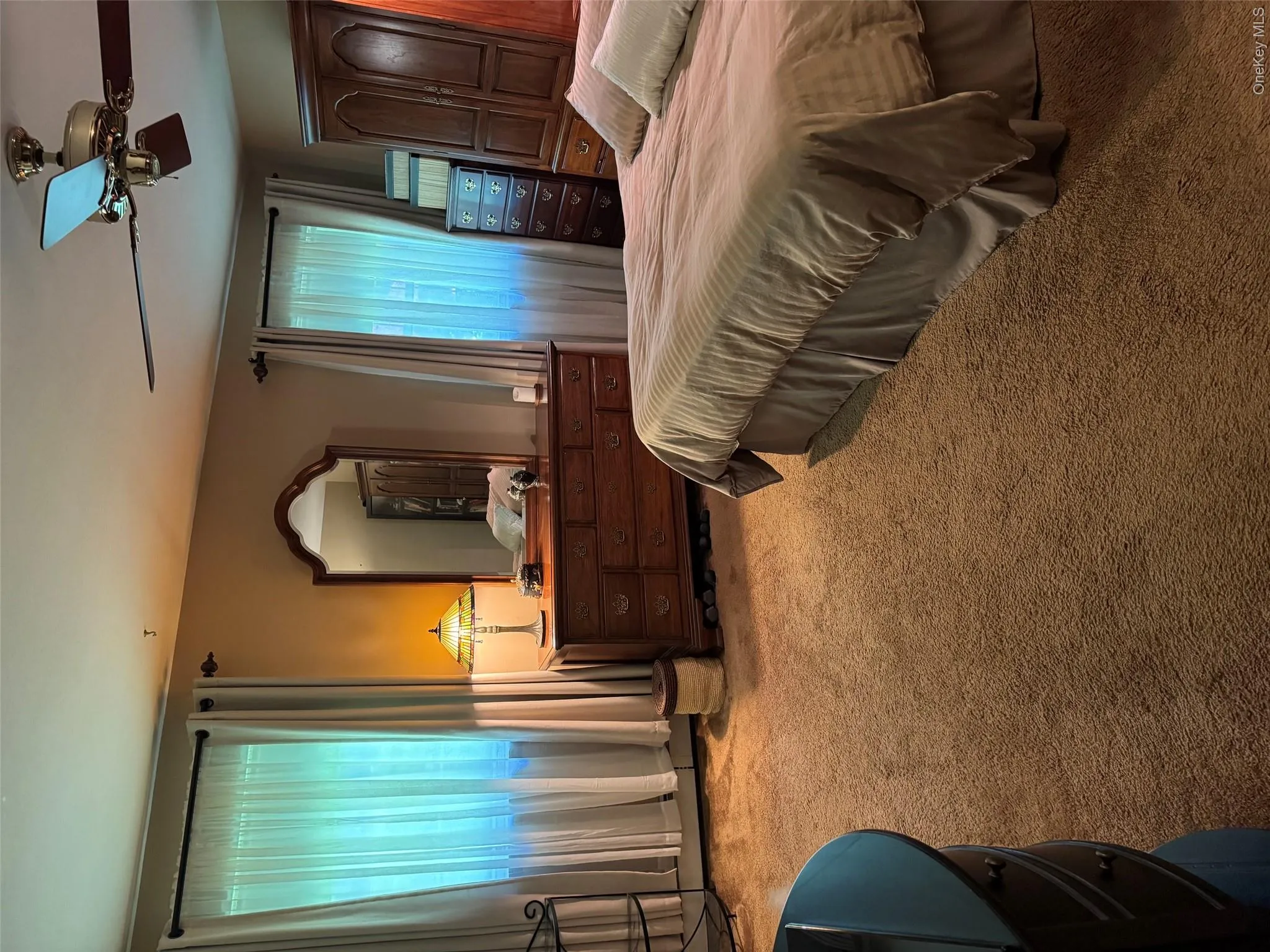 Master bedroom Master bedroom