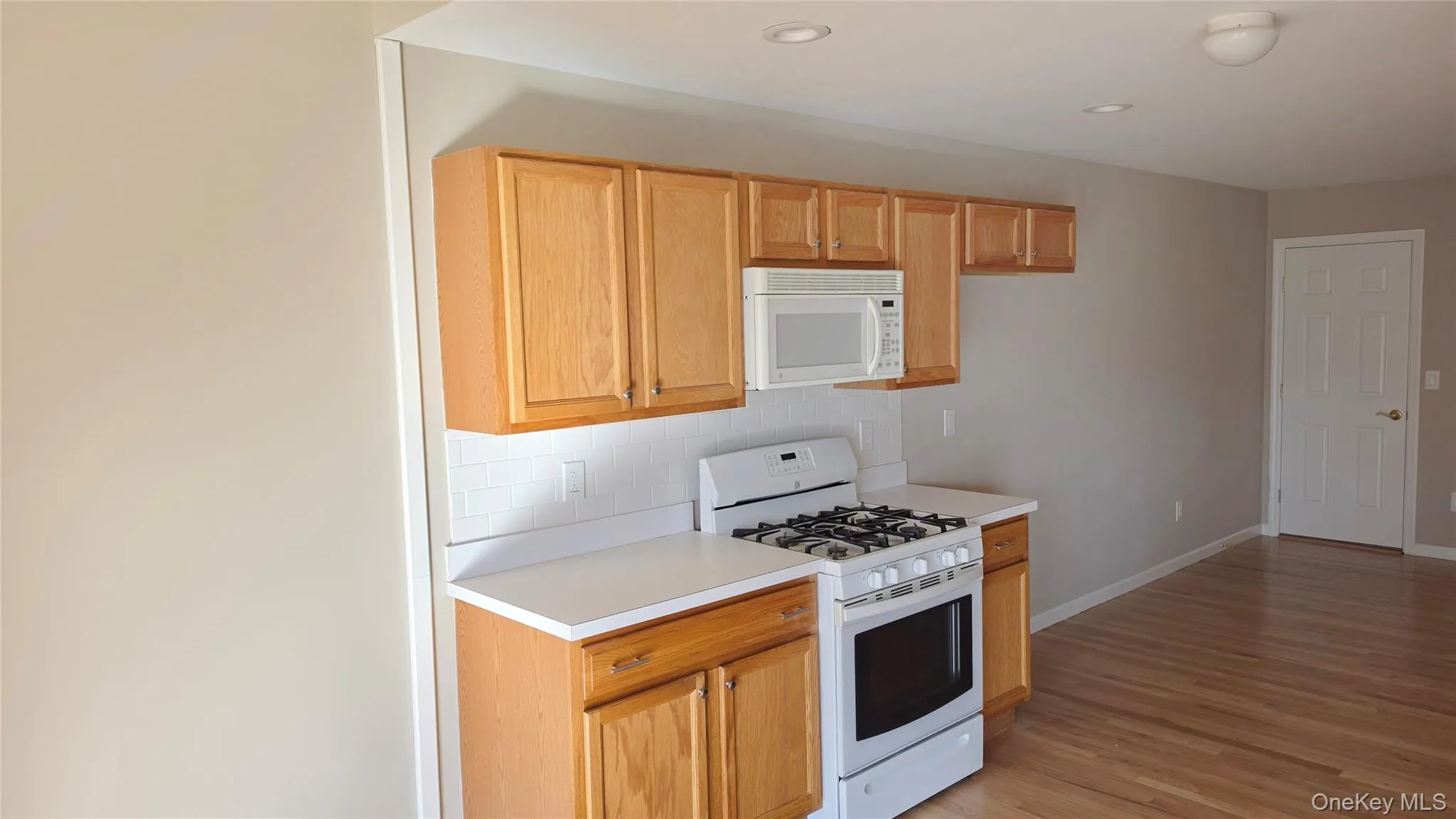 26 Rose Lane, Brookhaven, NY, 2 Bedrooms Bedrooms, 5 Rooms Rooms,2 BathroomsBathrooms,Residential Sale,For Rent,Rose,0,999845 26 Rose Lane, Brookhaven, NY, 2 Bedrooms Bedrooms, 5 Rooms Rooms,2 BathroomsBathrooms,Residential Sale,For Rent,Rose,0,999845