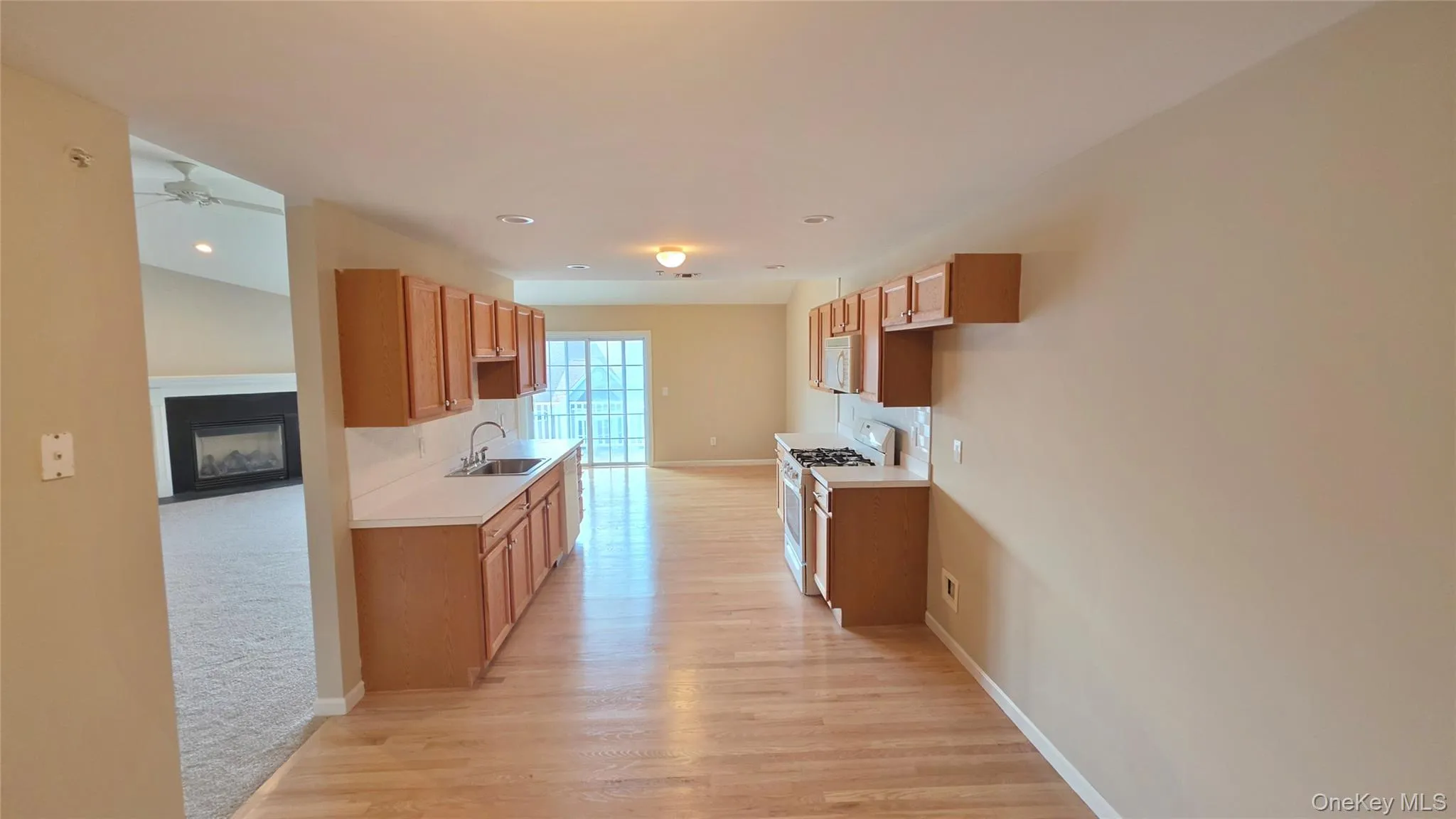 26 Rose Lane, Brookhaven, NY, 2 Bedrooms Bedrooms, 5 Rooms Rooms,2 BathroomsBathrooms,Residential Sale,For Rent,Rose,0,999845 26 Rose Lane, Brookhaven, NY, 2 Bedrooms Bedrooms, 5 Rooms Rooms,2 BathroomsBathrooms,Residential Sale,For Rent,Rose,0,999845