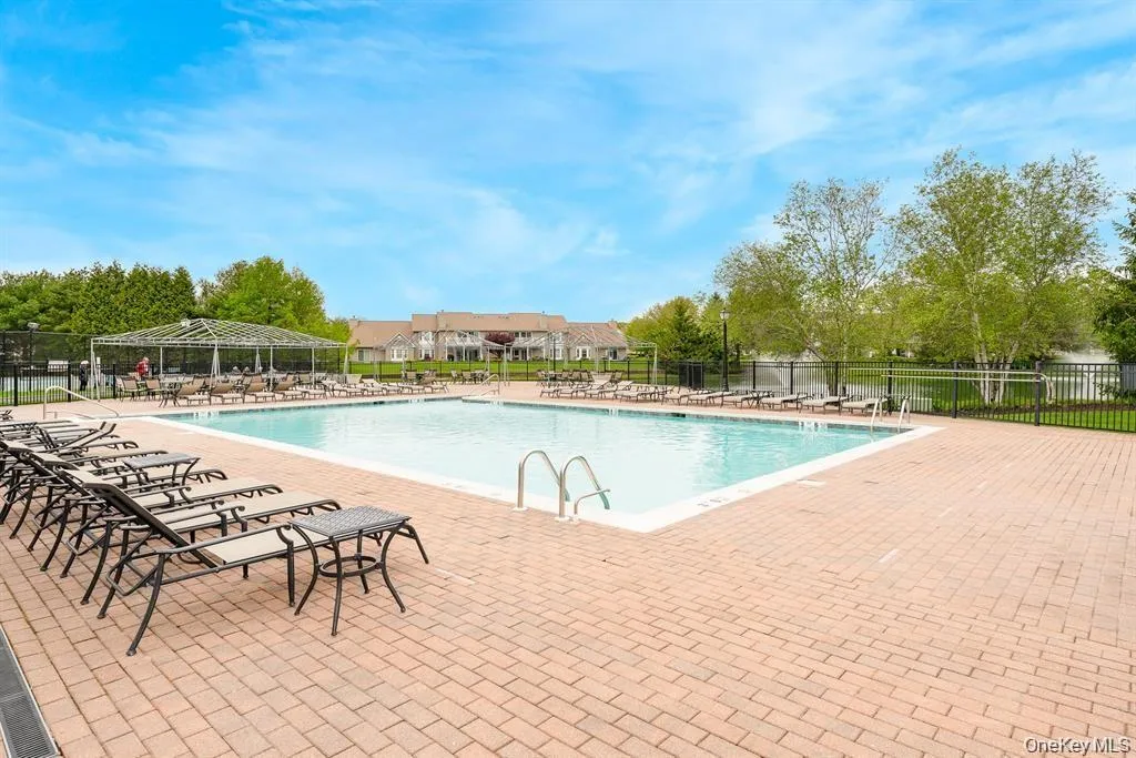 Community Pool. The perfect place to relax poolside, take a dip or do some laps! Your choice! Community Pool. The perfect place to relax poolside, take a dip or do some laps! Your choice!