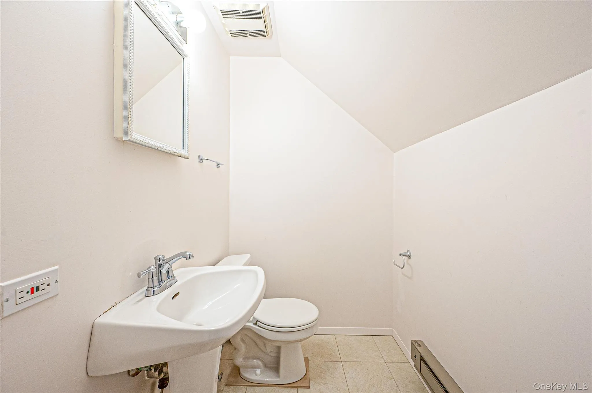 6 Arizona Avenue, Oyster Bay, NY, 3 Bedrooms Bedrooms, 6 Rooms Rooms,1 BathroomBathrooms,Residential,For Rent,Arizona,0,999850 6 Arizona Avenue, Oyster Bay, NY, 3 Bedrooms Bedrooms, 6 Rooms Rooms,1 BathroomBathrooms,Residential,For Rent,Arizona,0,999850